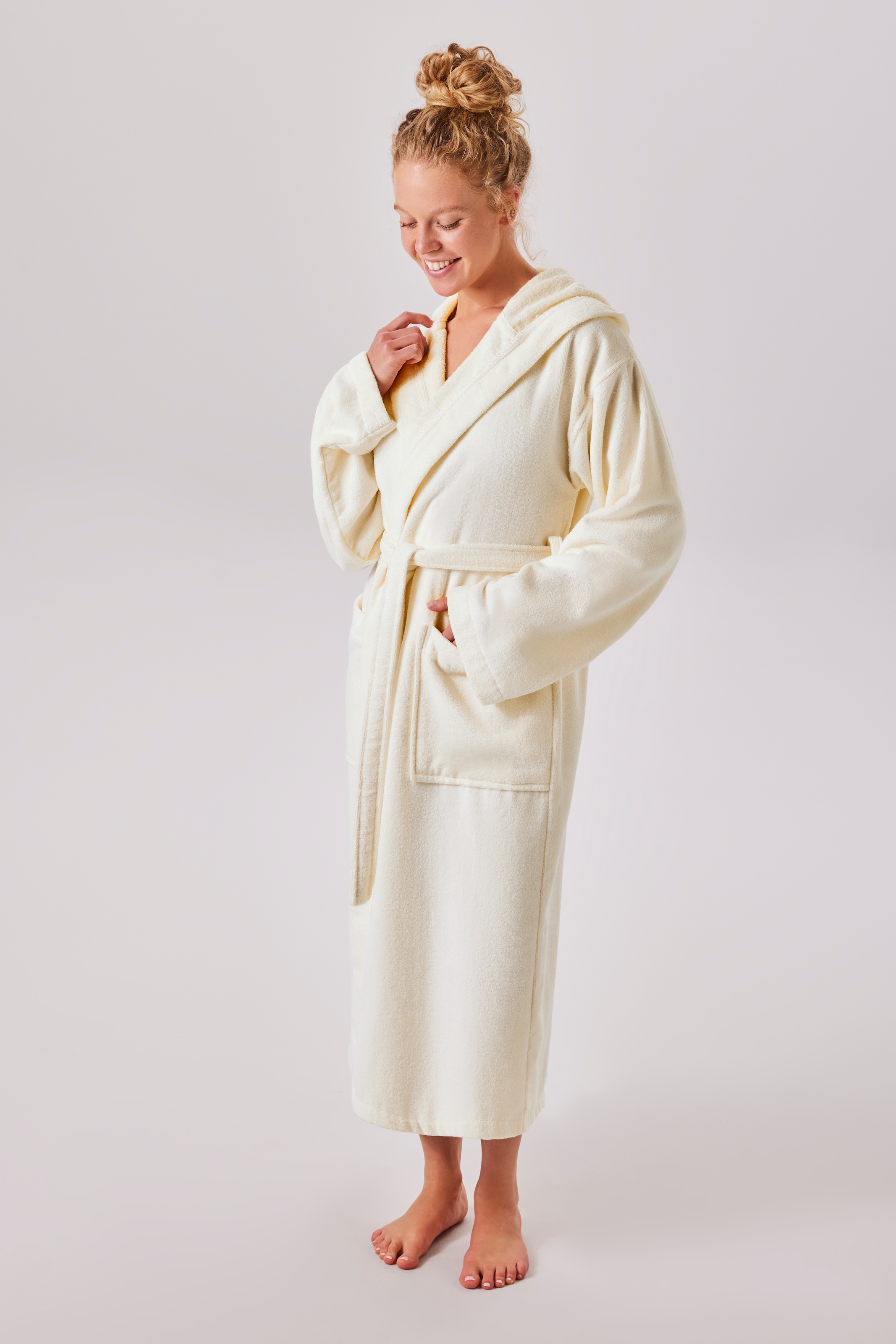 OTTO home Unisex-Bademantel »Regona, Hotelbademantel, Morgenmantel, Standardlänge & Überlänge« 1 Stk. Damen & Herren, mit Taschen, flauschig, weich, Velours, Sauna & Spa