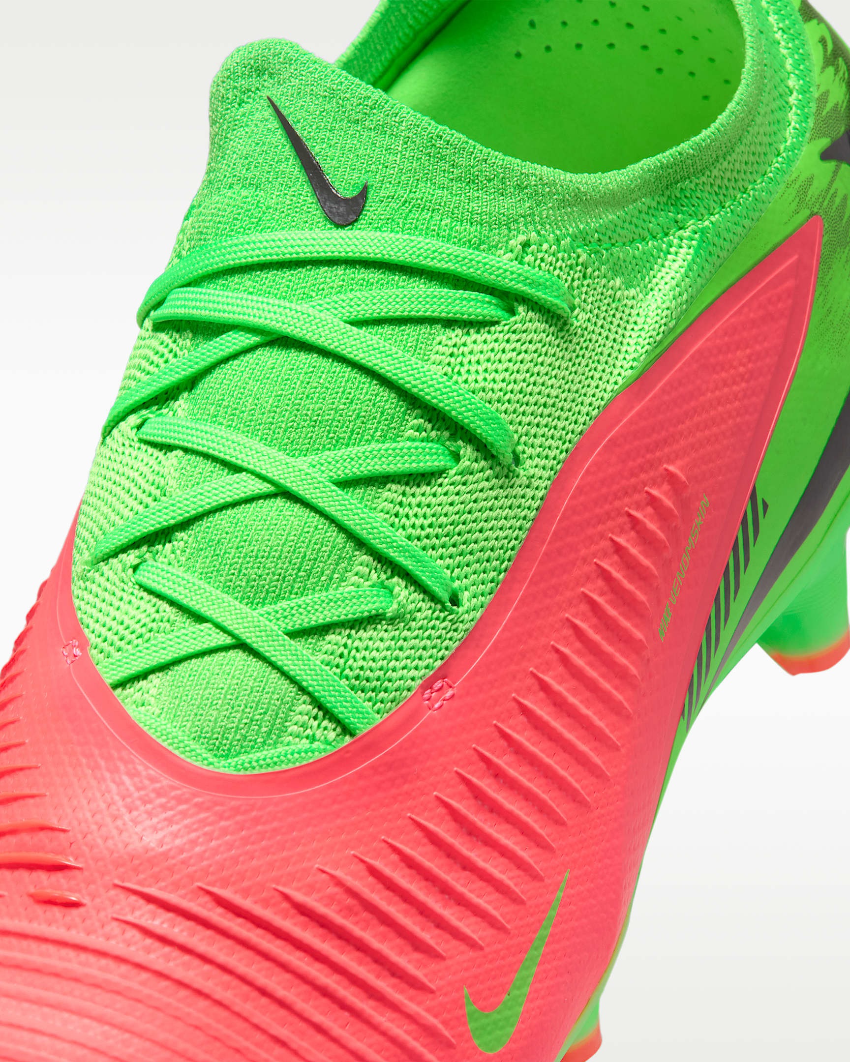 Nike Fußballschuh »PHANTOM 6 LOW PRO FG EH«  Erling Haarland, Außensohle für Rasenplätze