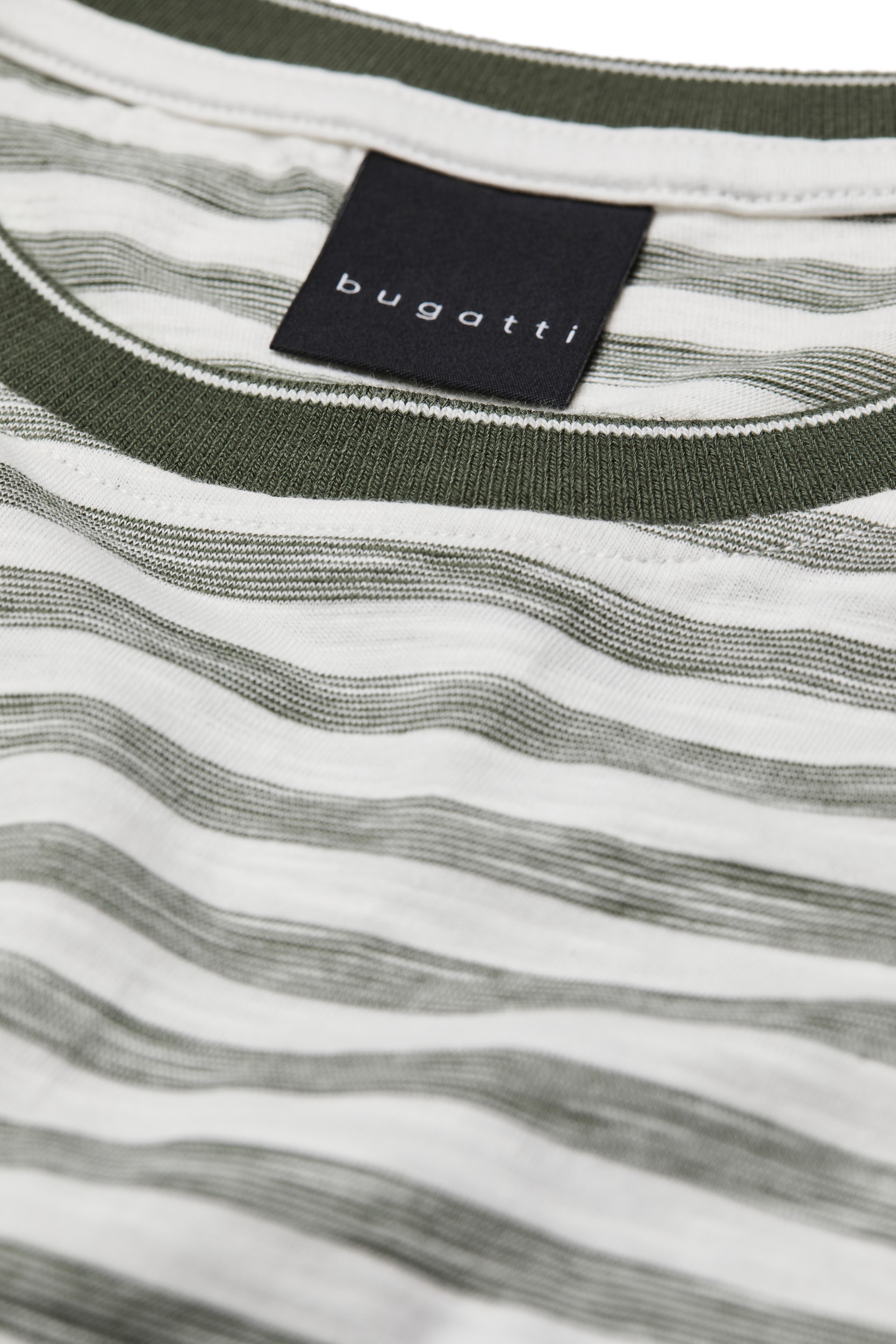bugatti T-Shirt, mit Fineliner-Streifen