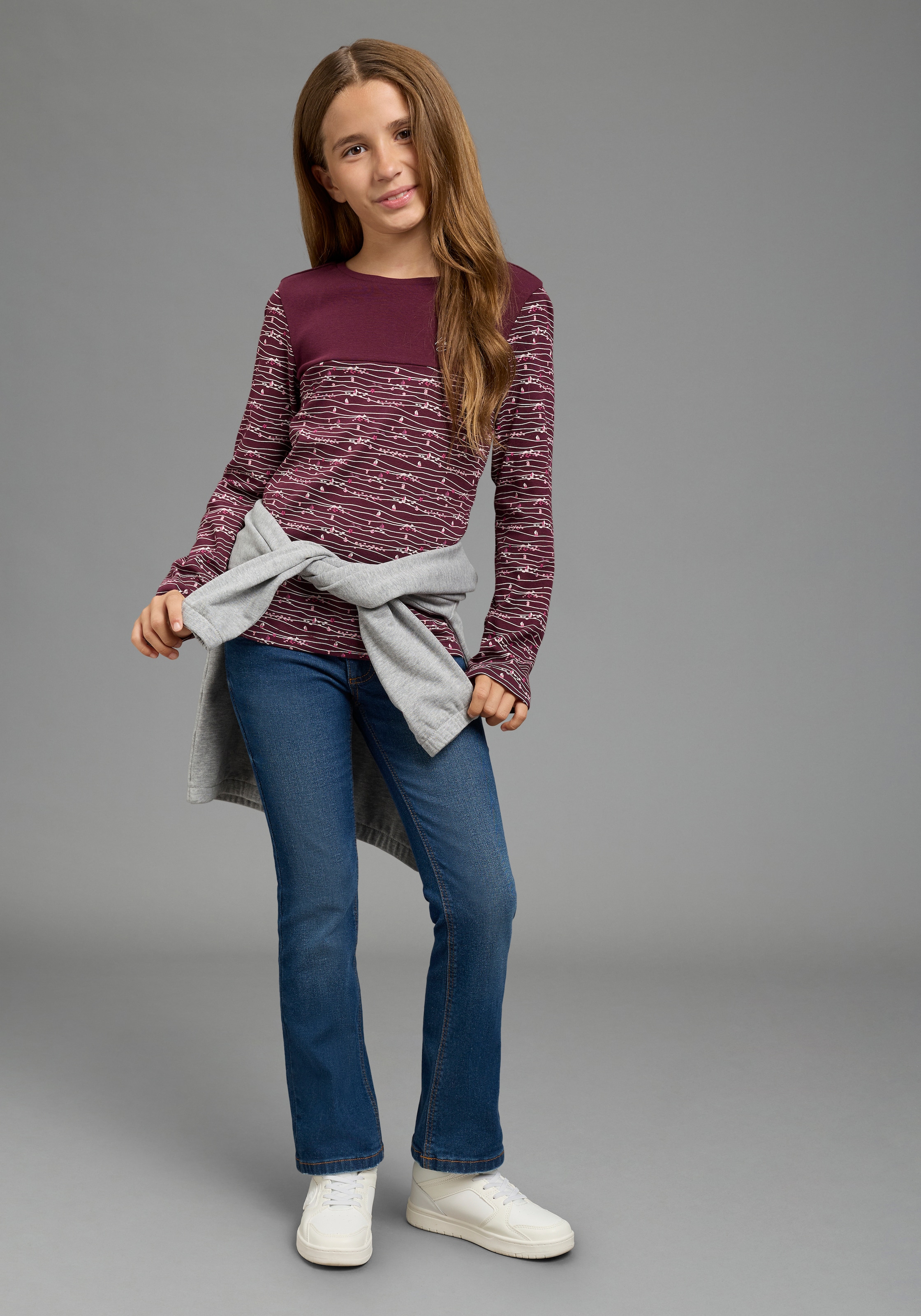KangaROOS Langarmshirt »Shirt mit Allover-Druck« eng anliegende Passform, langärmlig, mit Passe, hüftlang