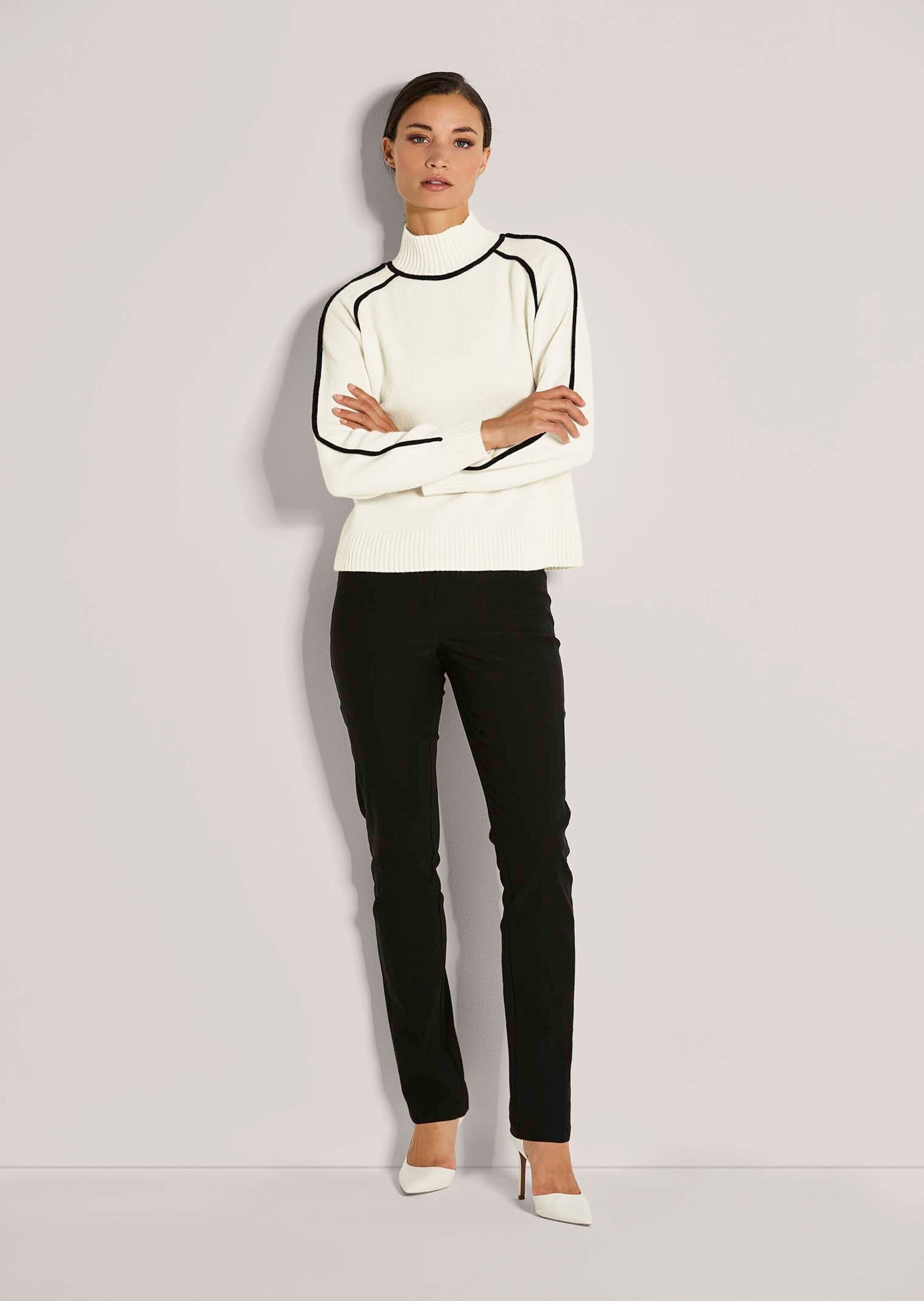 MADELEINE Longpullover »Feinstrickpullover Eleganter Strickpullover mit sportivem Esprit« Kontrastpiping