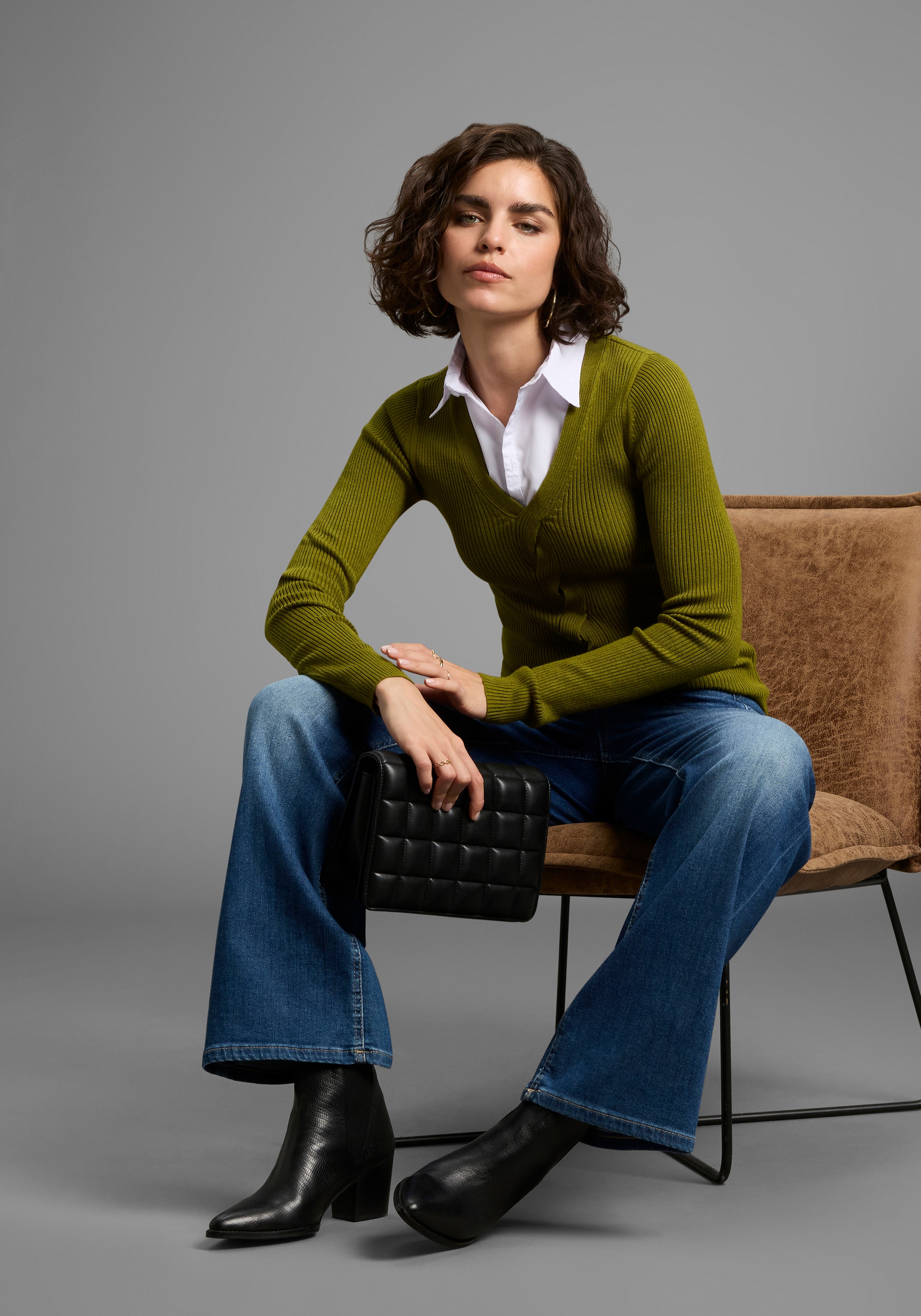 Laura Scott V-Ausschnitt-Pullover, mit spannendem Zopfmuster - NEUE KOLLEKTION