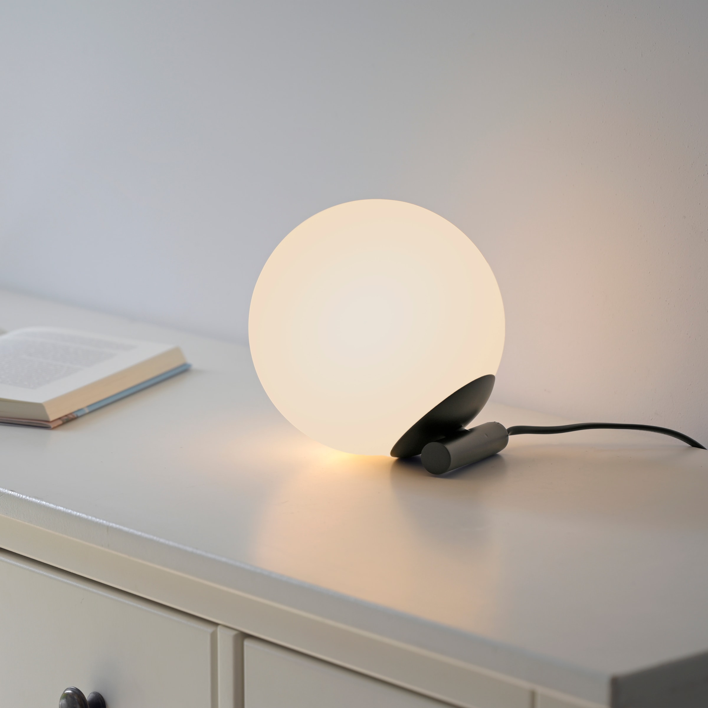 my home Tischleuchte »Nymölla«, 1 flammig, Leuchtmittel E14 | ohne Leuchtmittel, Tischleuchte mit großer Glaskugel, amberfarben oder opal matt weiß