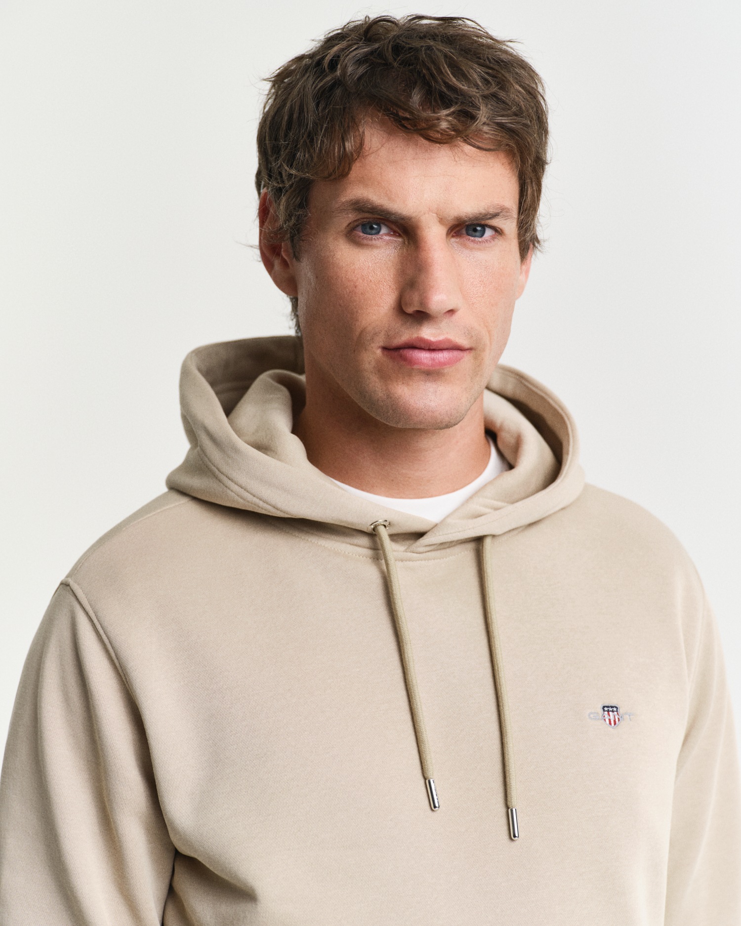 Gant Hoodie »REG SHIELD HOODIE«, mit Logostickerei auf der Brust