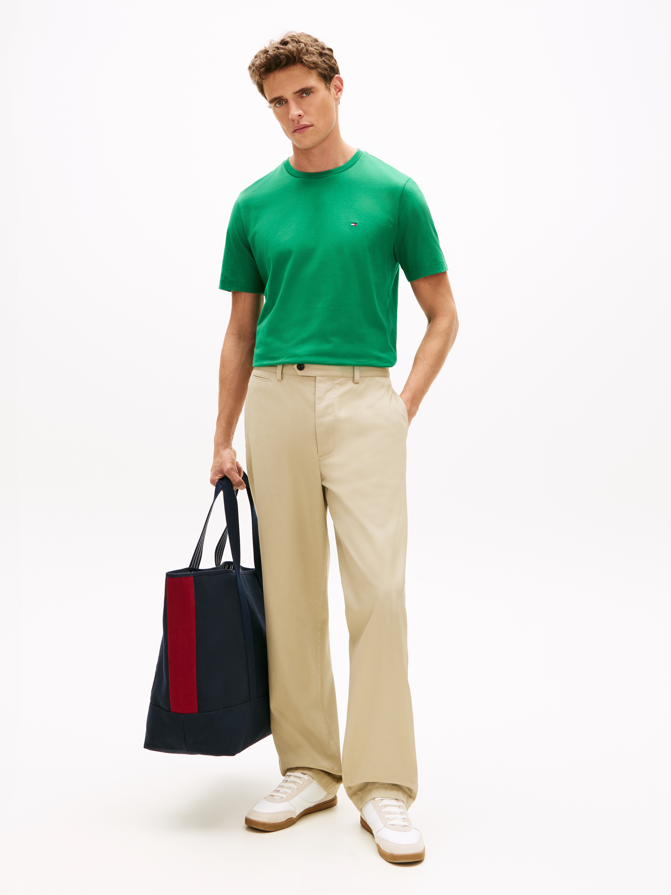 Tommy Hilfiger T-Shirt »ESSENTIAL REGULAR FIT SOLID  mit Stickerei« unifarben, casual, Baumwolle, Rundhals
