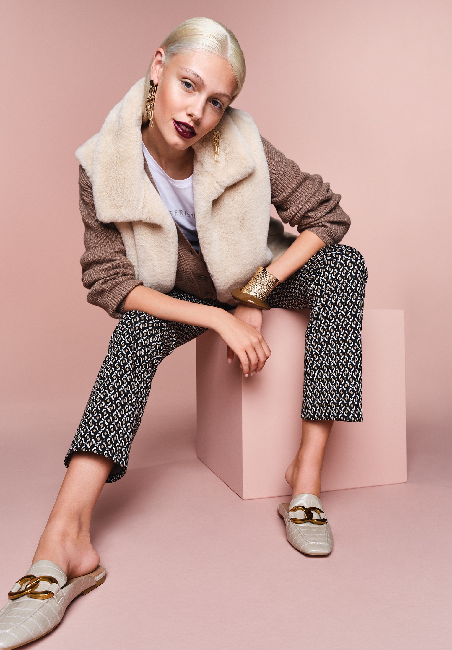 Cartoon Strickjacke »Basic-Strickjacke mit V-Ausschnitt«