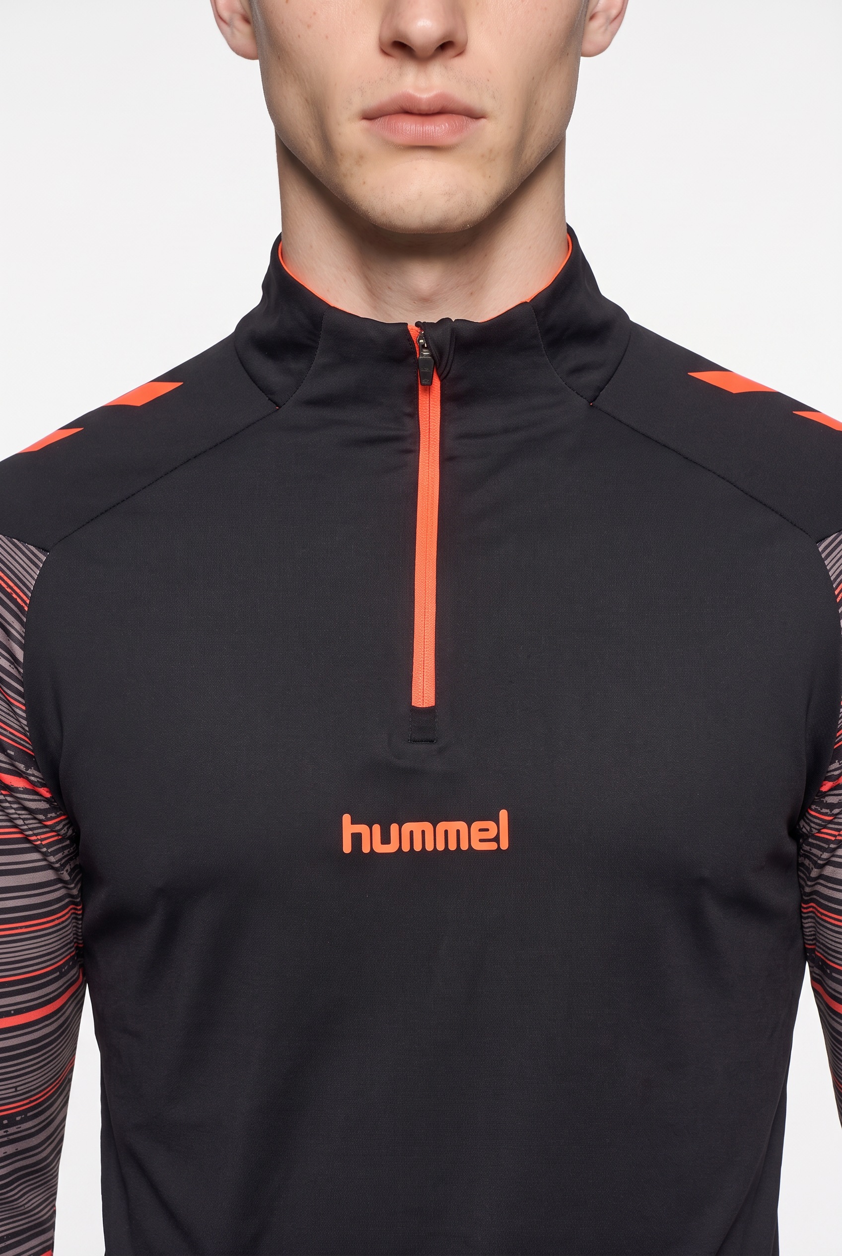 hummel Trainingsshirt »HMLBLAZE PRO TRAINING HALF ZIP« schnell trocknend, atmungsaktiv, aus Polyester und Elasthan