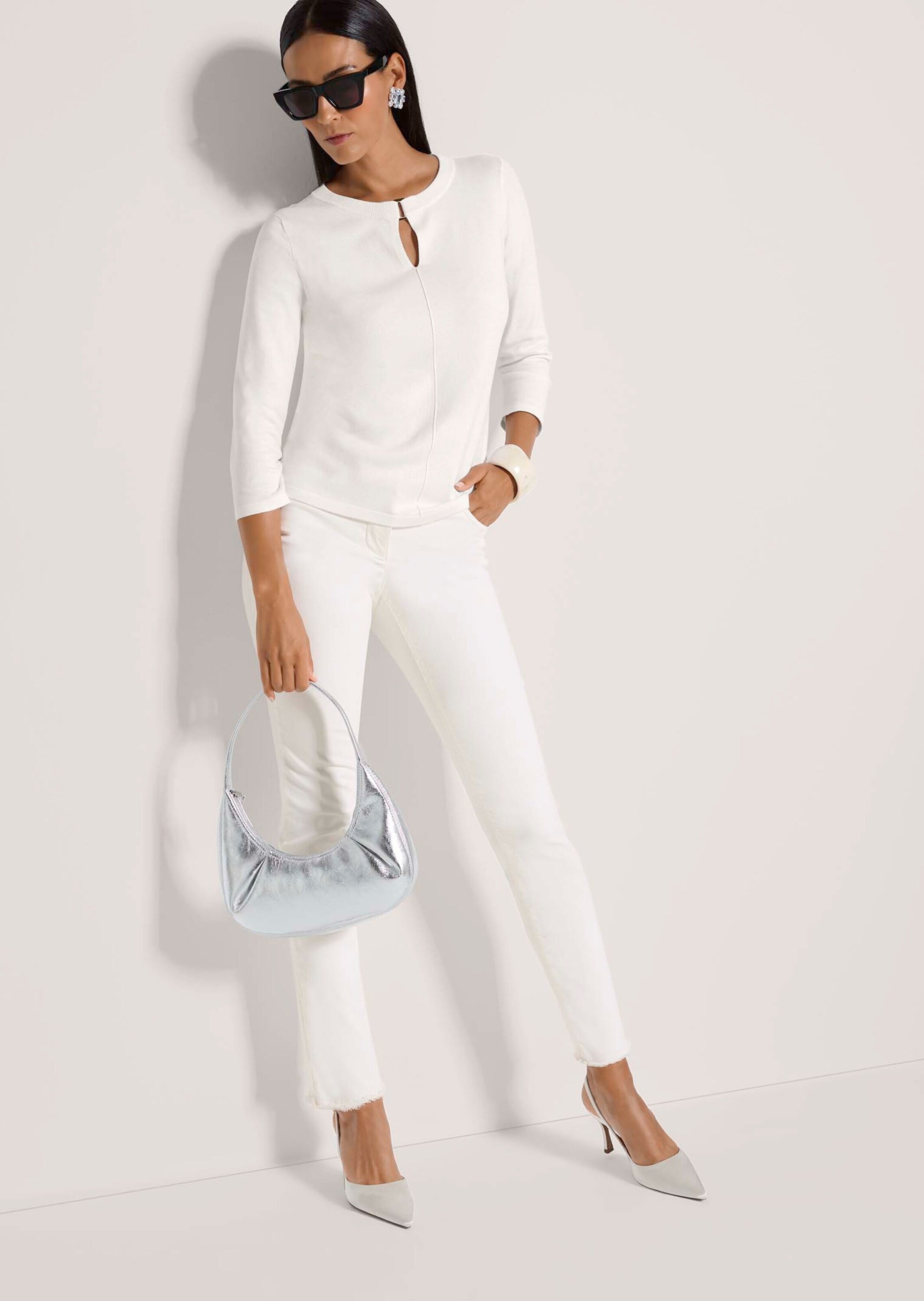 MADELEINE Longpullover »Feinstrickpullover Basicpullover mit Dekoelement« Dekoelement am Ausscnitt