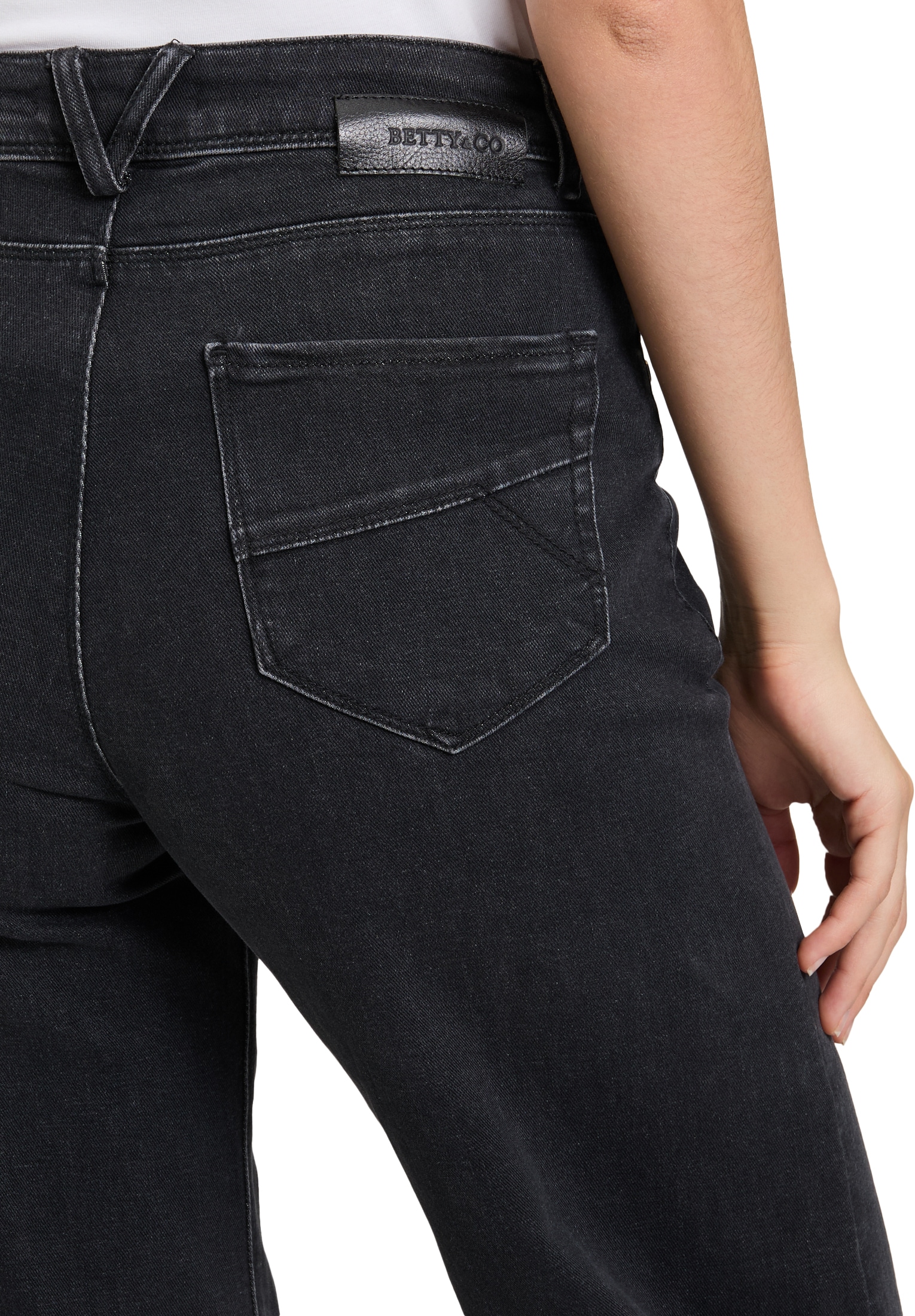 Betty&Co Taillenhose »High Waisted-Jeans mit weitem Bein«