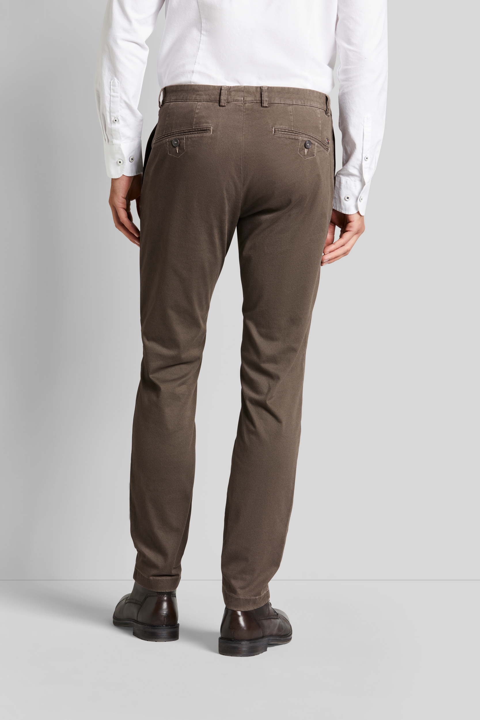 bugatti Chinohose, in leichter Used-Optik