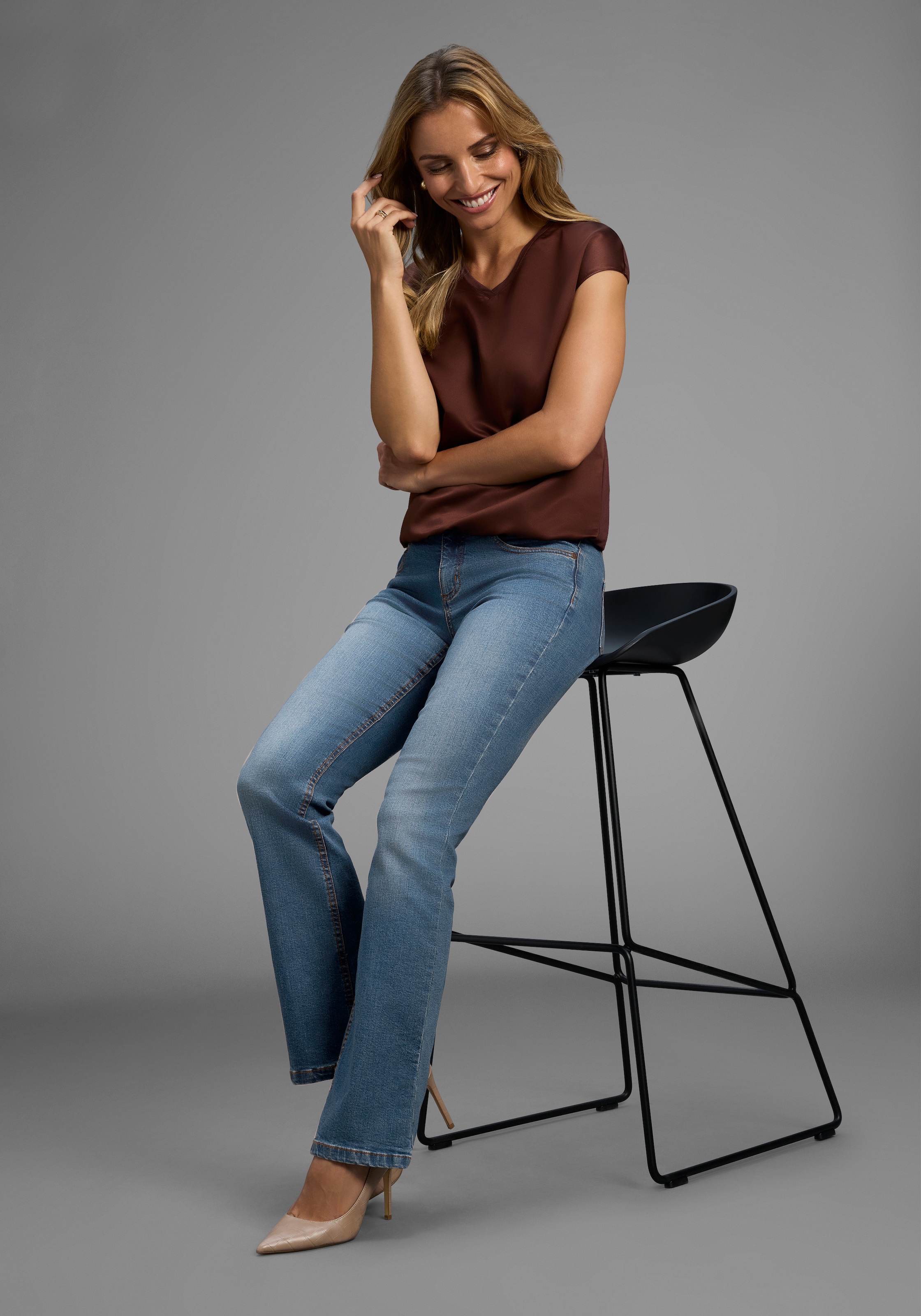 Arizona Bootcut-Jeans »Bund mit seitlichem Gummizugeinsatz« hohe Leibhöhe,  Bootcut,  mit Stretch,  klassischer 5-Pocket-Style