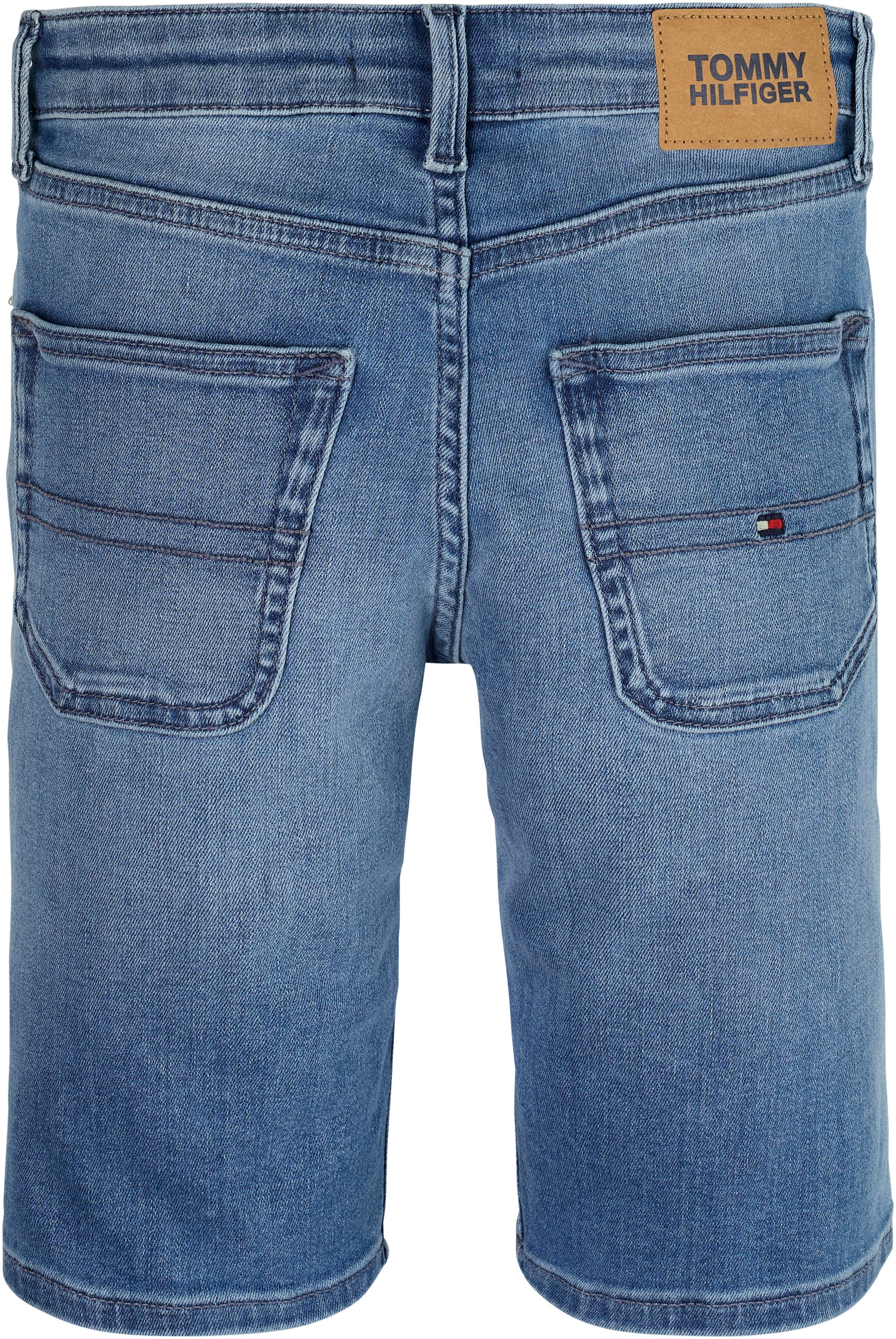 Tommy Hilfiger Shorts »MODERN STRAIGHT SHORTS«, mit Markendetails