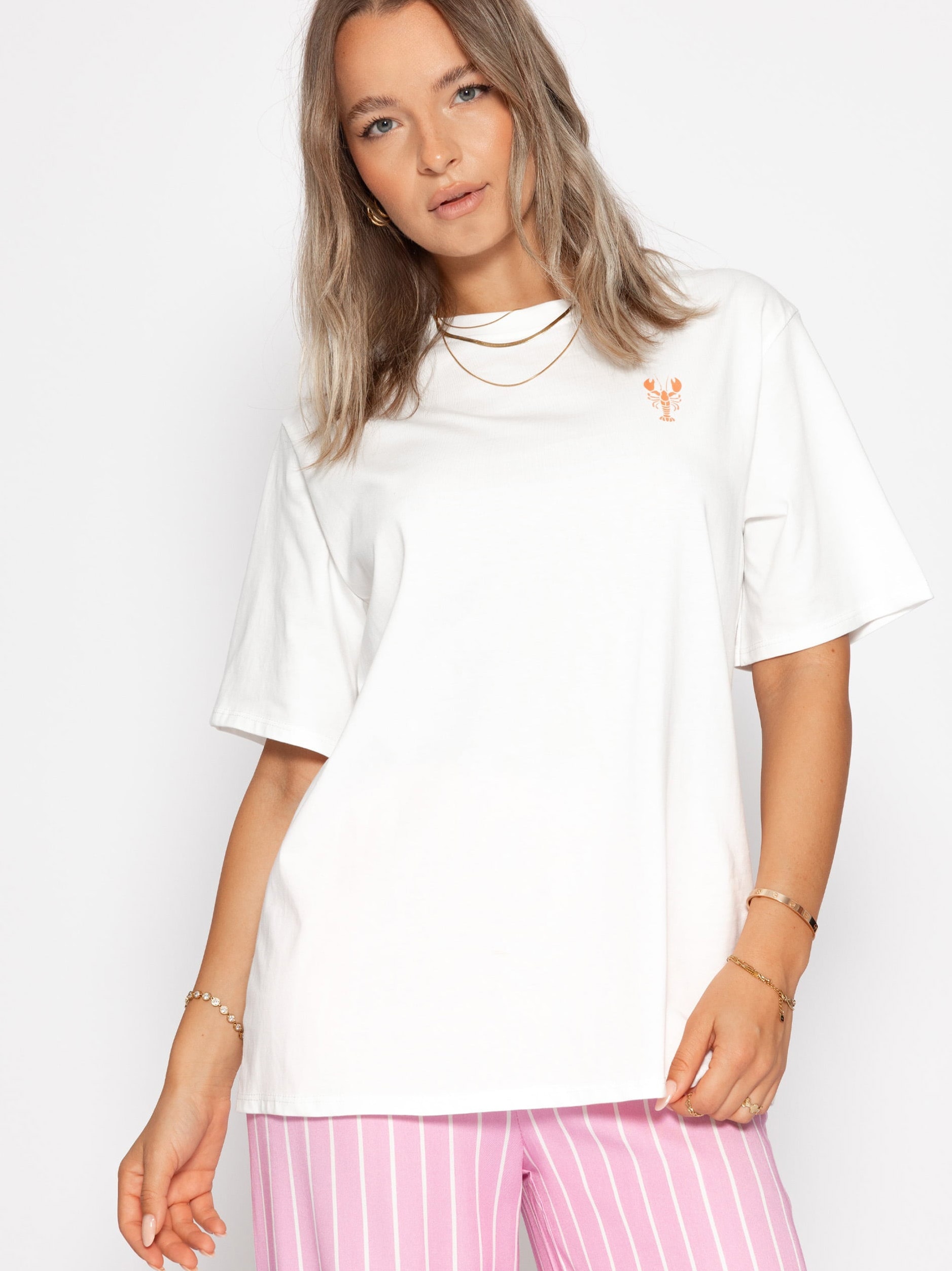 SASSYCLASSY Oversize-Shirt »Oversize T-Shirt mit Print« Lässiges T-Shirt im Oversized Fit mit auffälligem Rückenprint weiß
