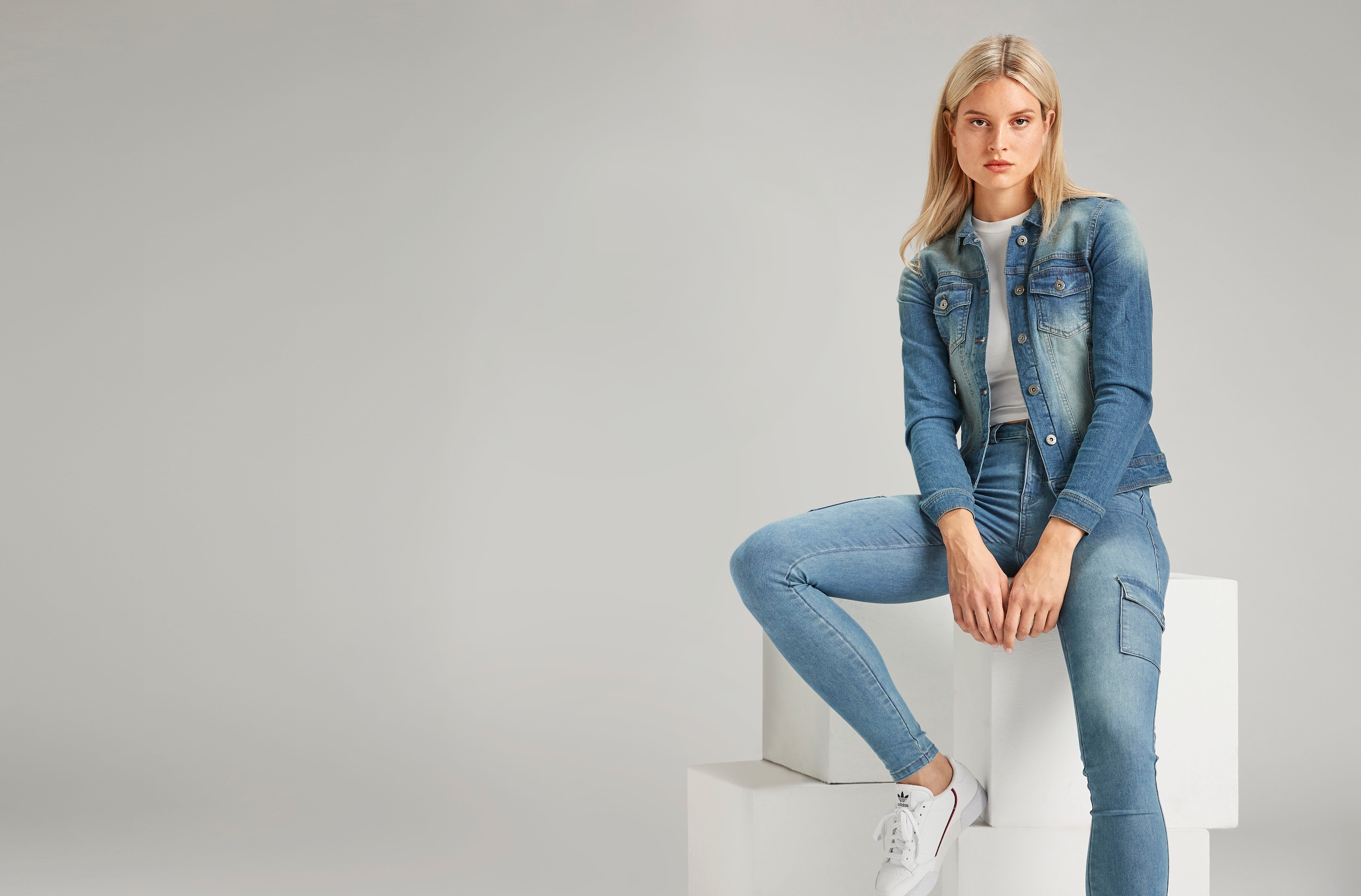 Arizona Skinny-fit-Jeans »Ultra Waist mit High Stretch«, Online bestellen im OTTO Shop Cargotaschen