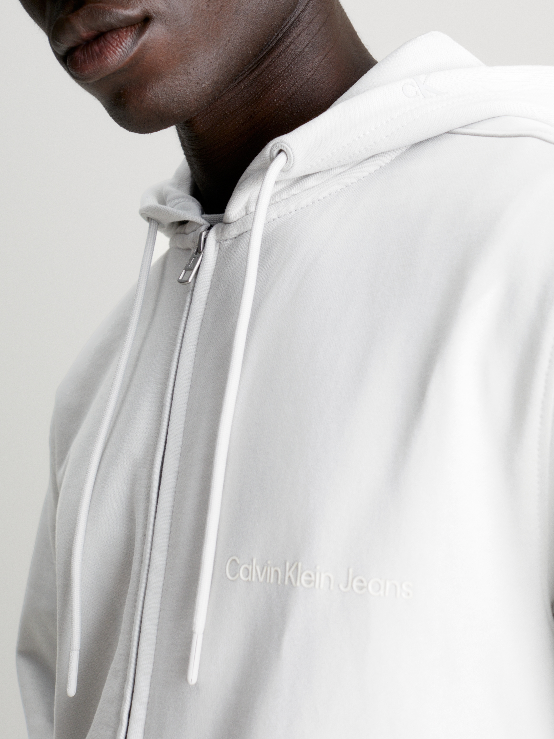 Calvin Klein Jeans Sweatjacke »INSTITUTIONAL ZIP THROUGH HOODIE«, mit Logomarkenlabel