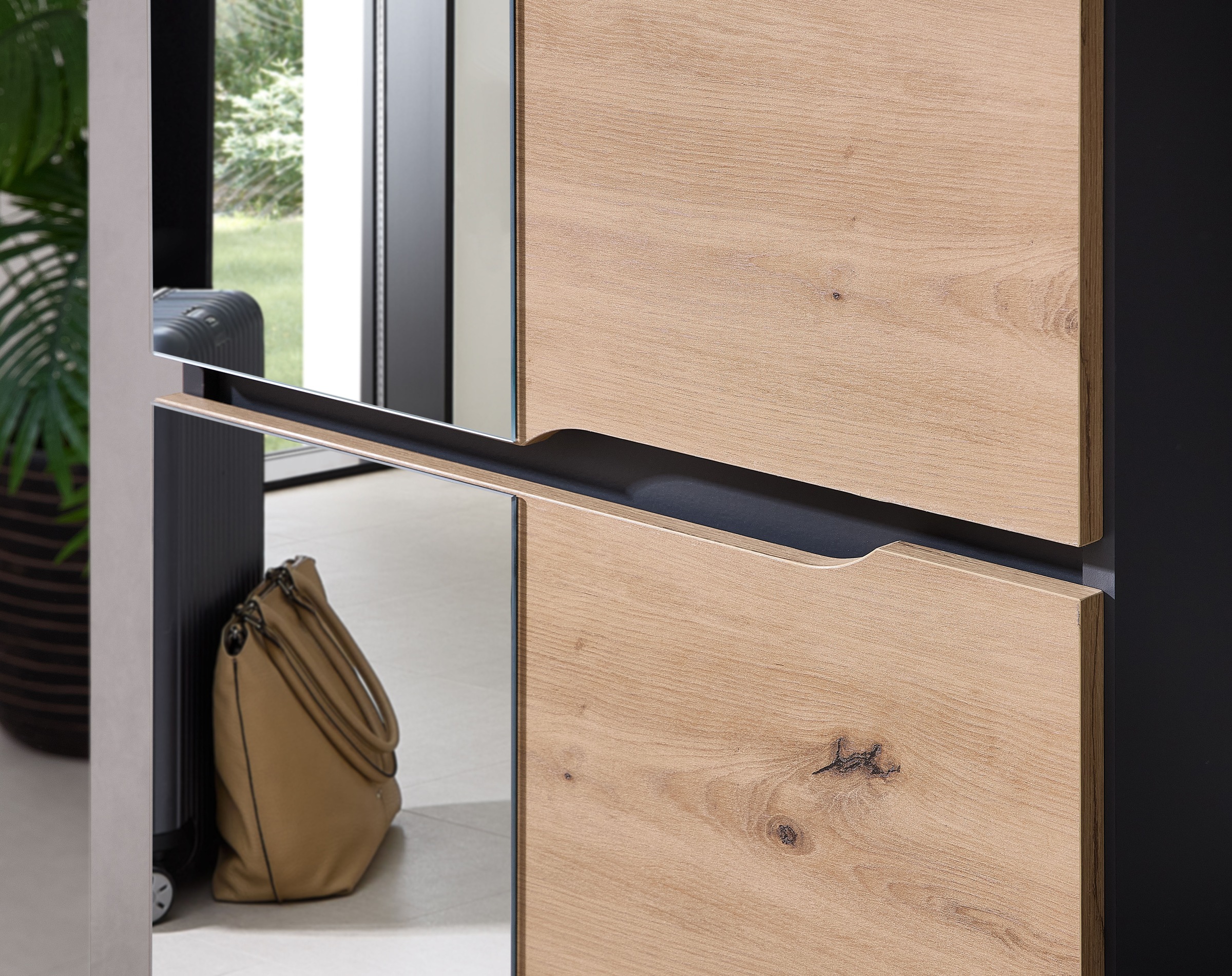 OTTO home Garderobenschrank »Fargo Garderobenschrank, 55/192/38 (B/H/T cm)« 1 Stk. tlg. 4 türig, Spiegel, Softclose, Kleiderstange