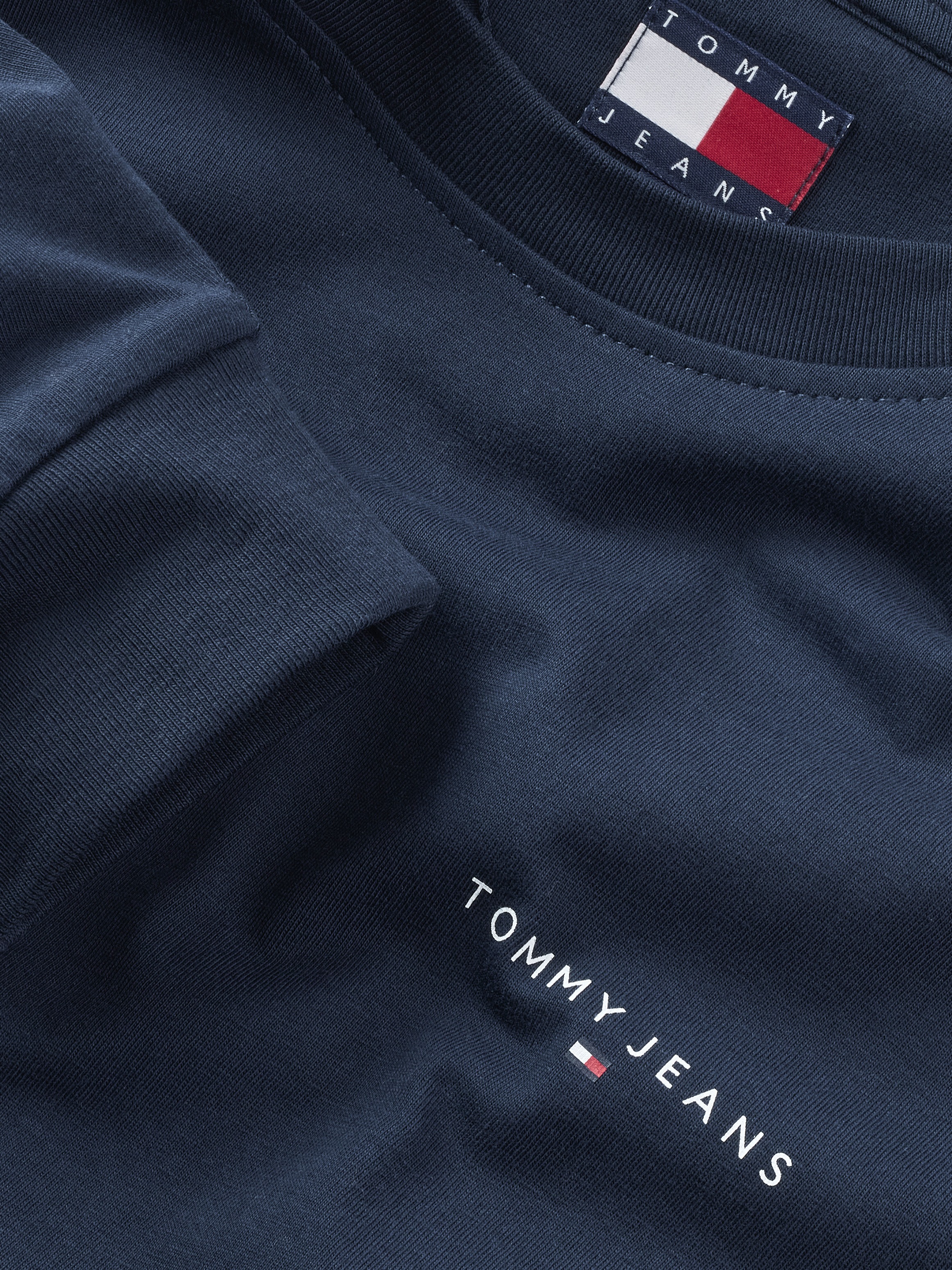 Tommy Jeans Langarmshirt »TJM SLIM LINEAR CHEST LS TEE EXT«, in Unifarbe