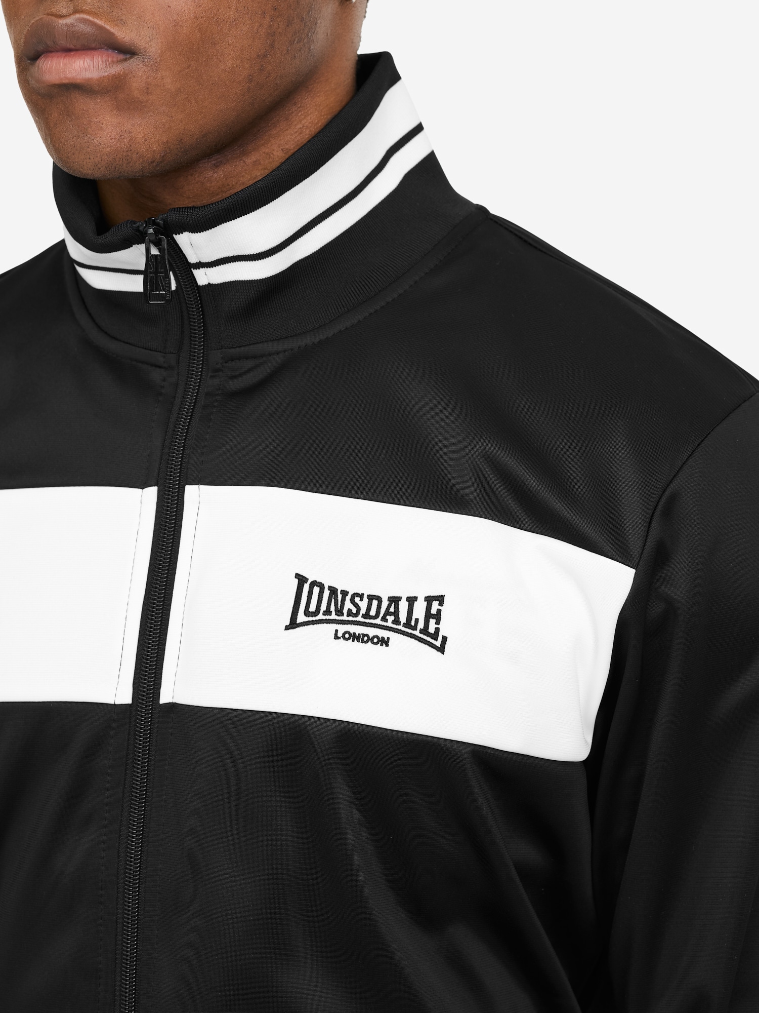 Lonsdale Trainingsjacke »TRAININGSJACKE NORMALE PASSFORM MEOLS« 1 Stk. tlg. sportlicher Stil