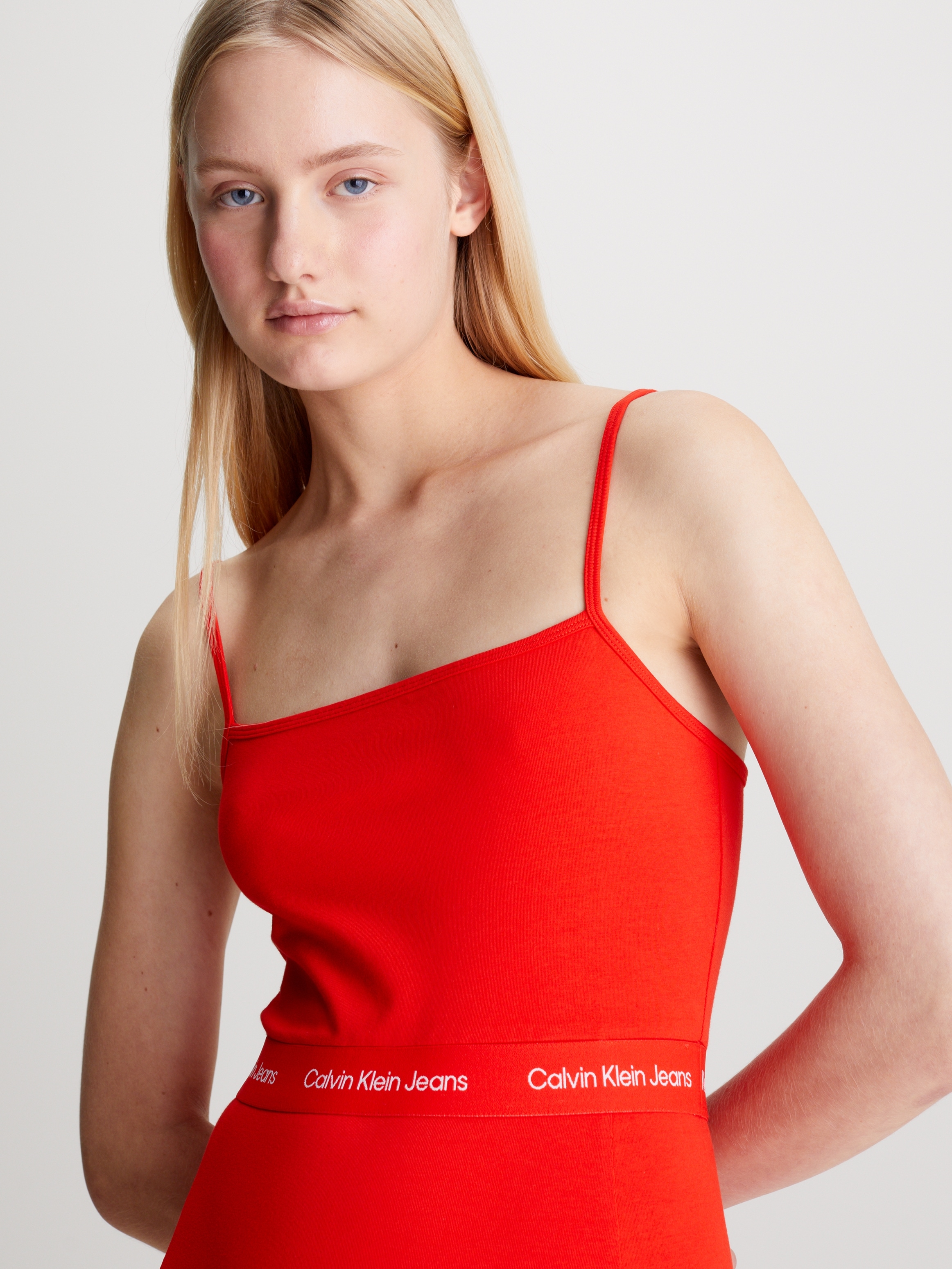 Calvin Klein Jeans Spaghettikleid »LOGO ELASTIC STRAPPY DRESS«, mit Logomarkenlabel