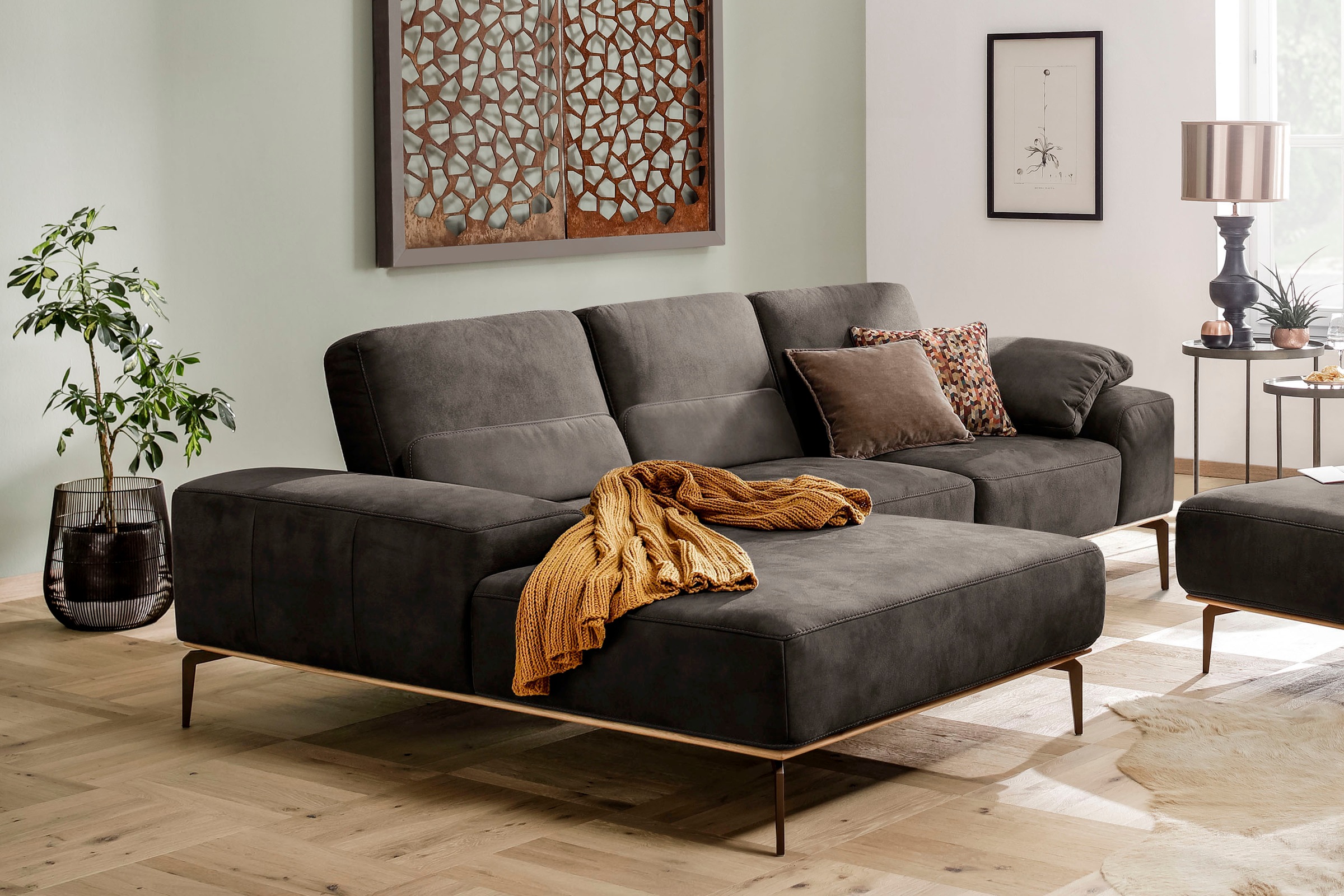 W.SCHILLIG Ecksofa »run, Designsofa mit tollem Sitzkomfort, bequem, L-Form«, mit Holzsockel, Füße in Bronze pulverbeschichtet, Breite 279 cm