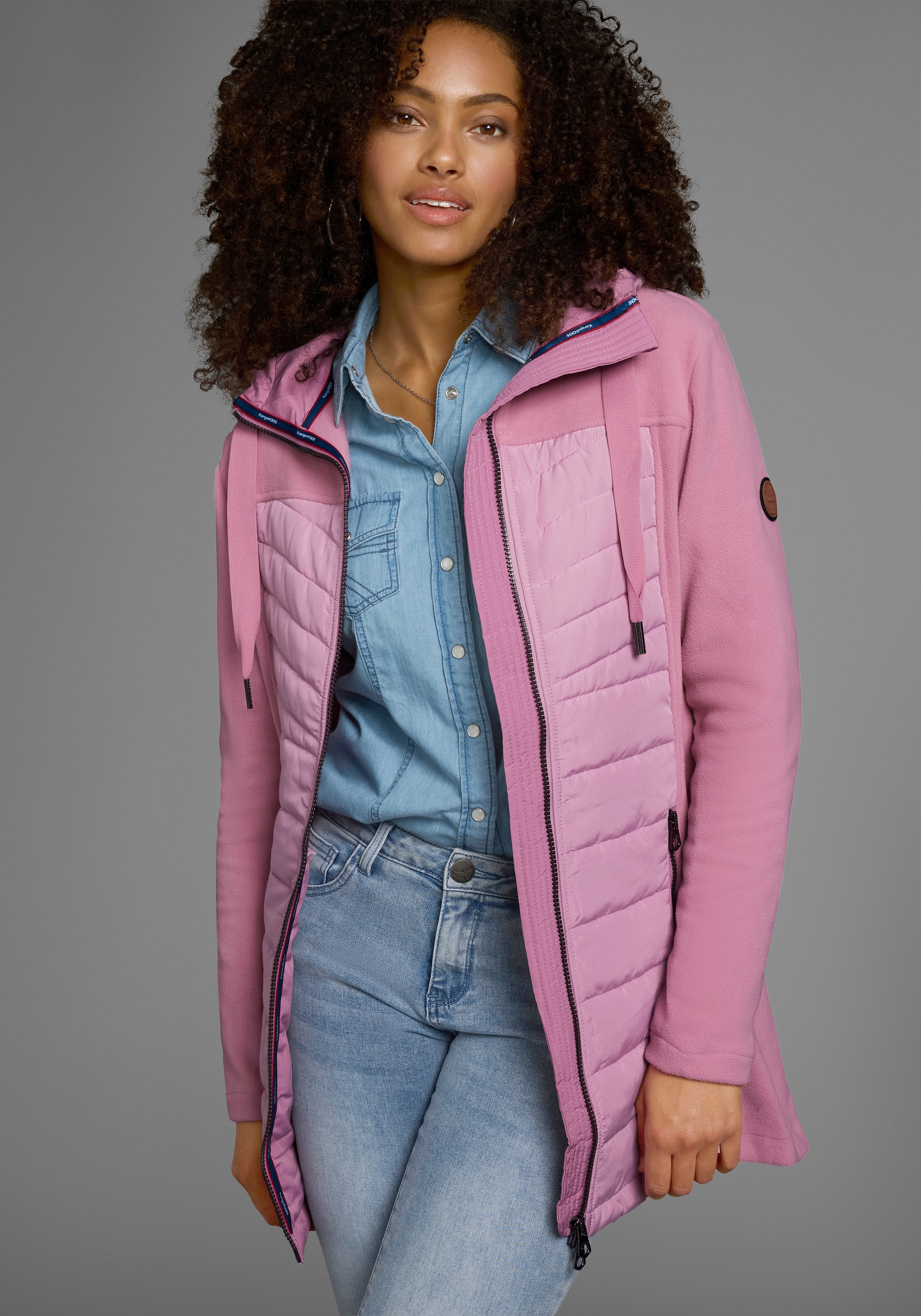KangaROOS Langjacke, mit Kapuze, leichter Webstoff, figurbetonter Schnitt, mit Kapuze