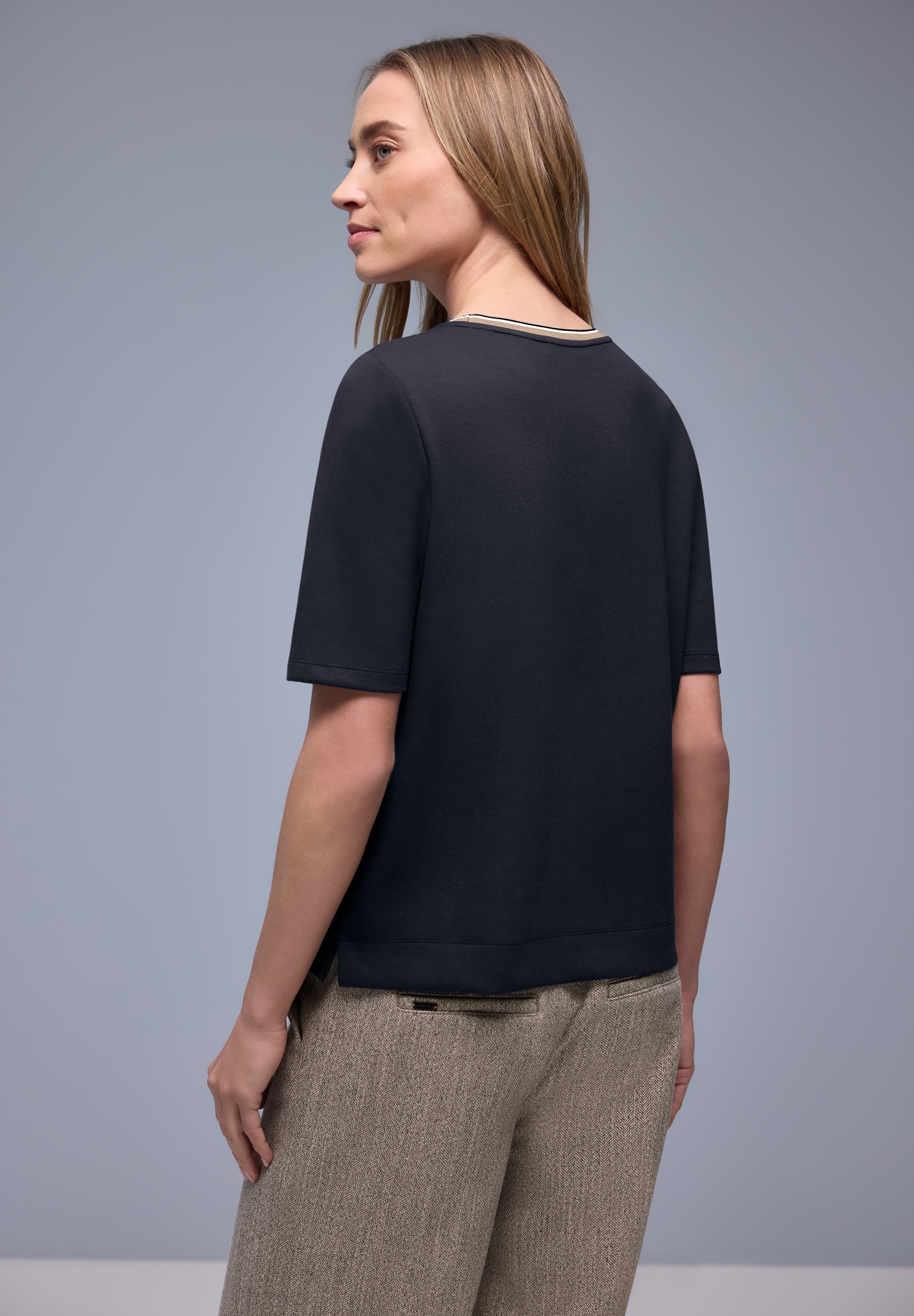 STREET ONE Rundhalsshirt mit Kontrastdetail am Rundhalsausschnitt