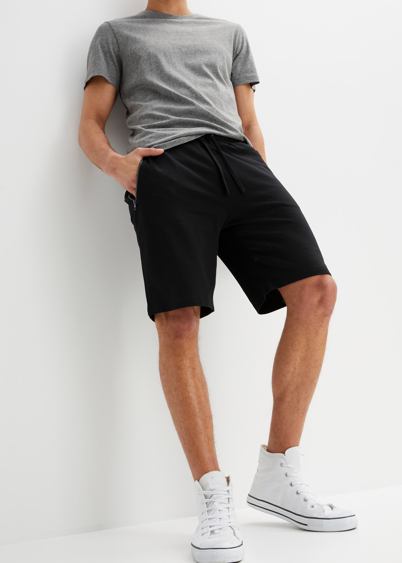 bonprix Sweatbermudas  aus Baumwolle und Polyester, mit Reißverschluss-Taschen, regular fit