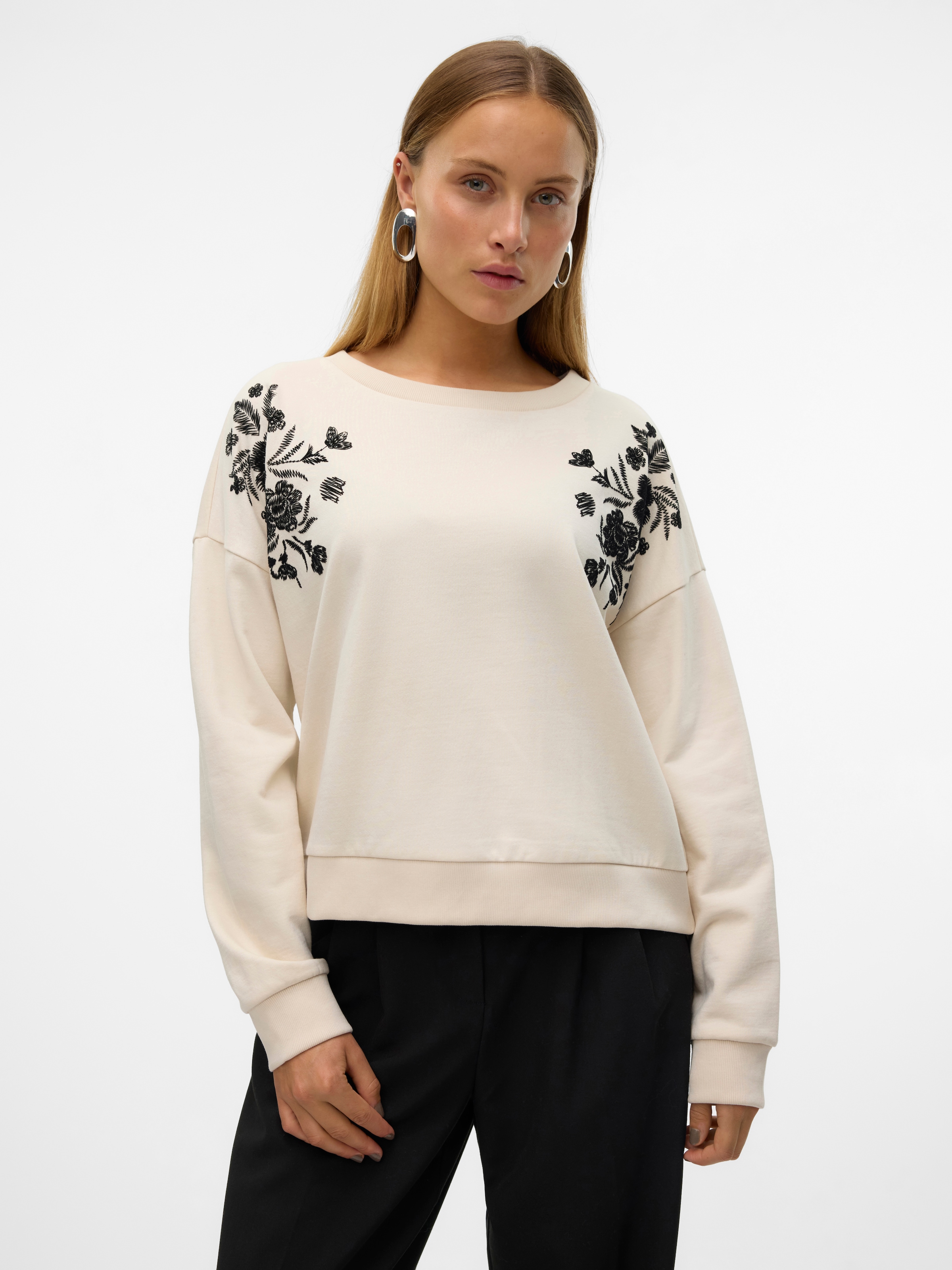 Vero Moda Sweater »VMHELEN TRINA LS SWEAT BOX JRS GA«, mit Blumenprint
