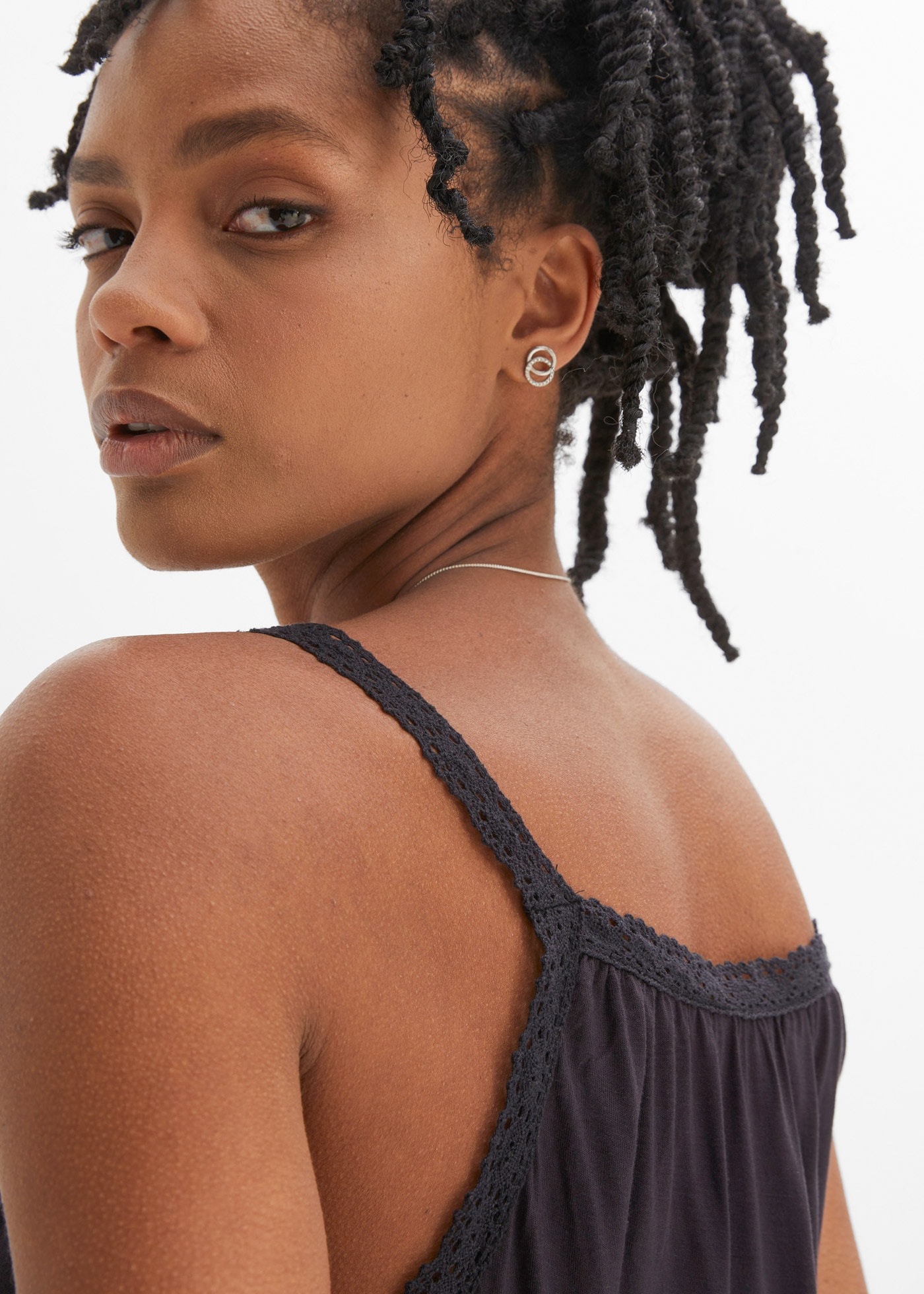 bonprix Shirttop bequeme Passform, ärmellos, aus Viskose, mit Baumwollspitze