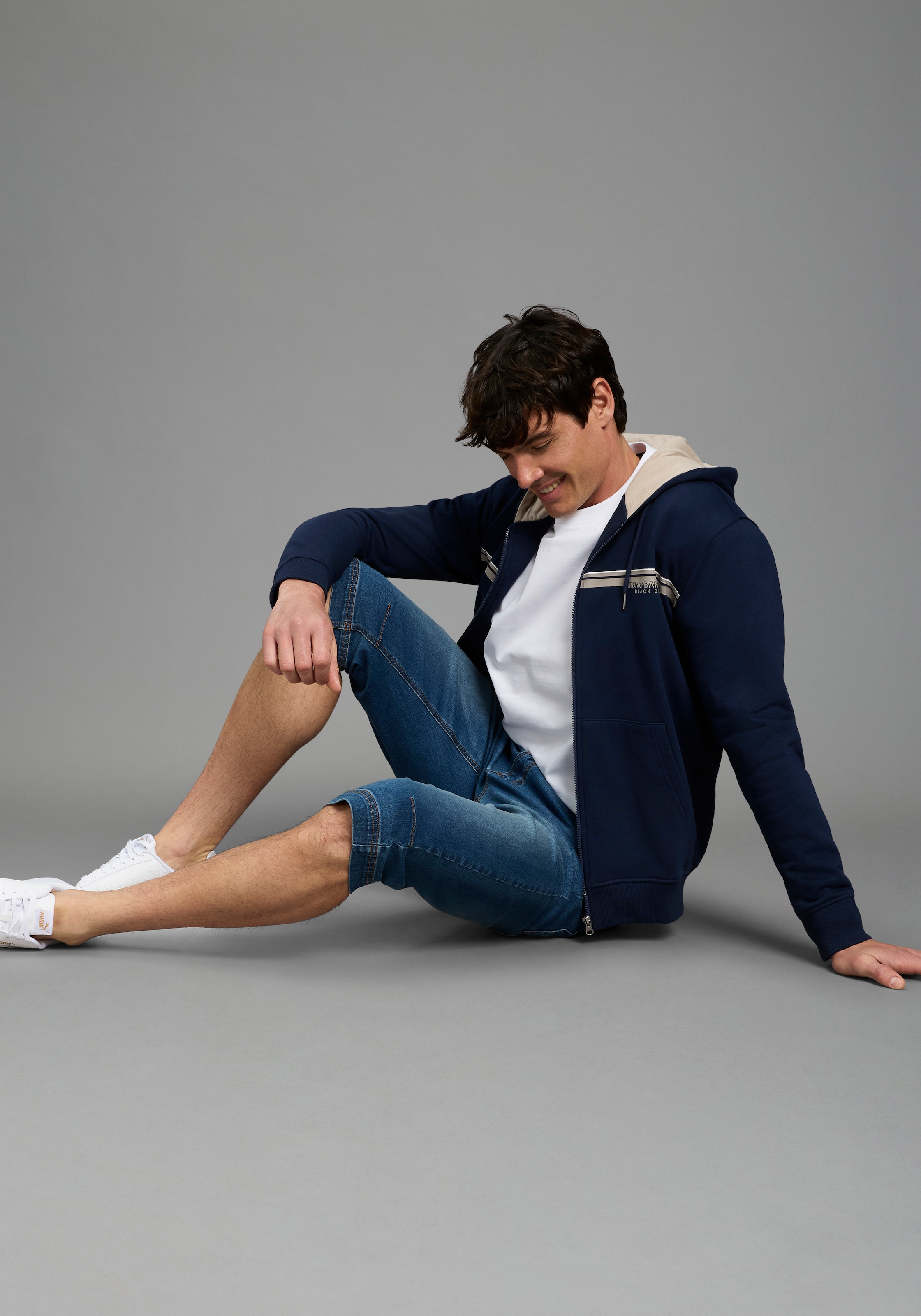 Bruno Banani Jeansbermudas Straight-Fit, normale Leibhöhe, aus elastischem Denim-Material