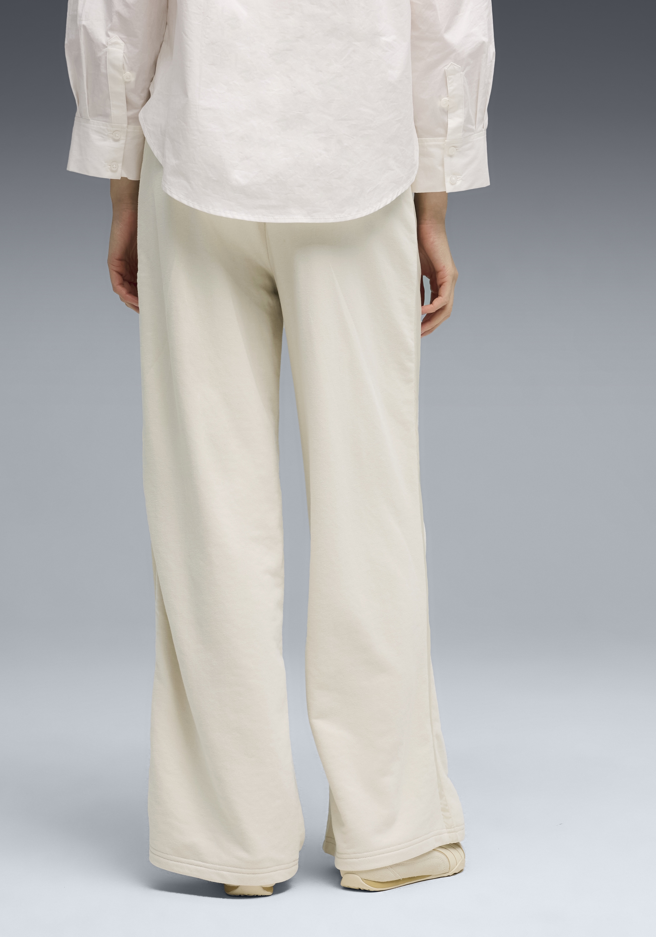 PUMA Trainingshose »HER COMFORT HIGH-WAIST WIDE LEG PANTS TR«  hoher Bund, weites Bein, mit Eingrifftaschen, sportlicher Stil