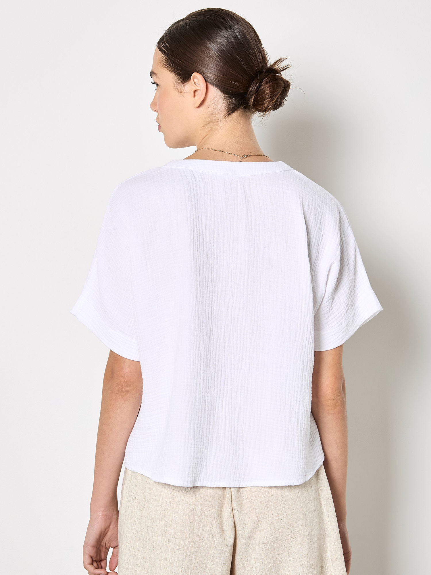 Apricot Blusentop »Strukturierte Bluse mit V-Ausschnitt« Einfarbig