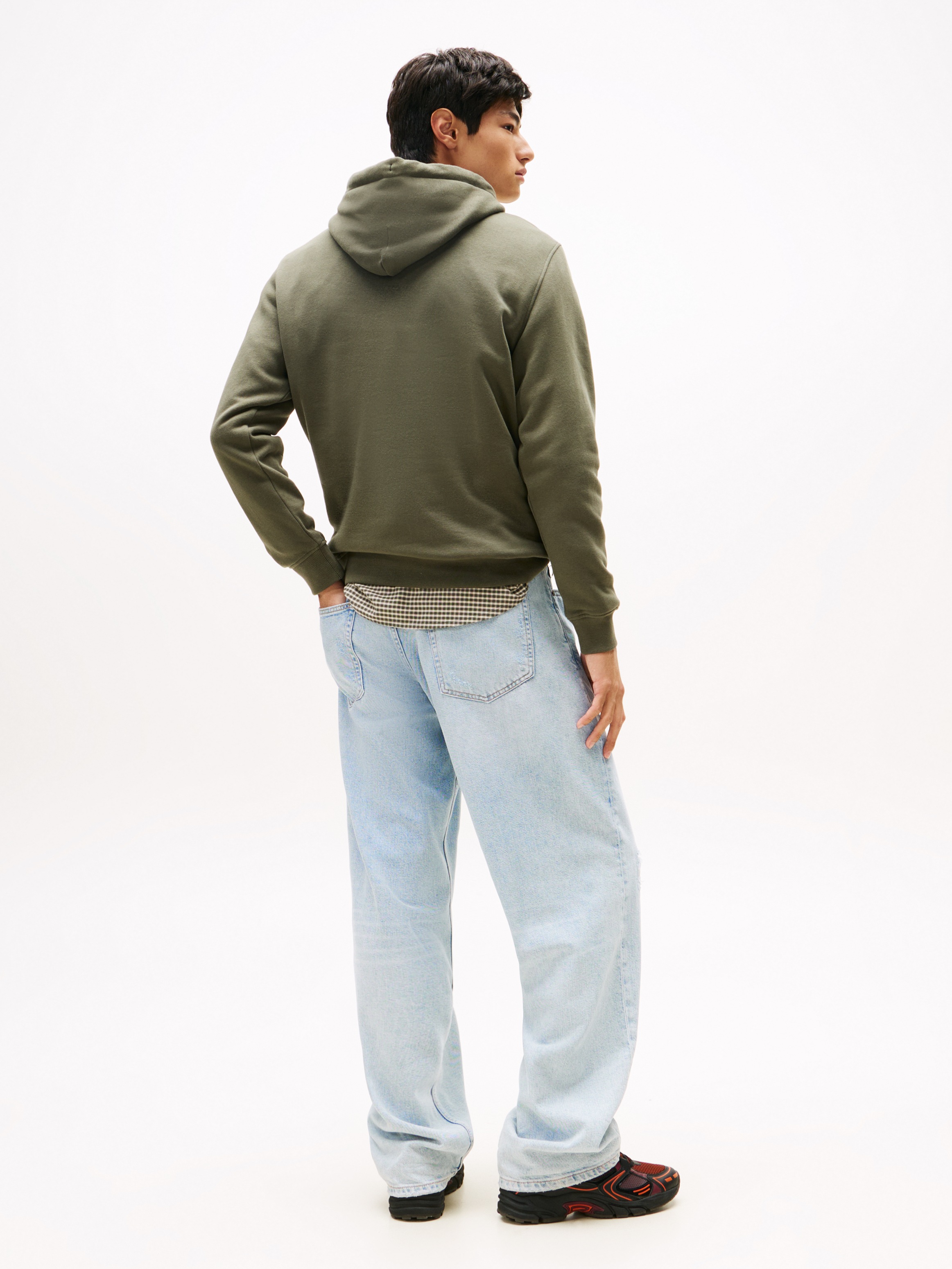 Tommy Jeans Sweatshirt »TJM REG ESSENTIAL FLAG HOOD EXT«, mit bedruckten Markenlogo auf Brusthöhe
