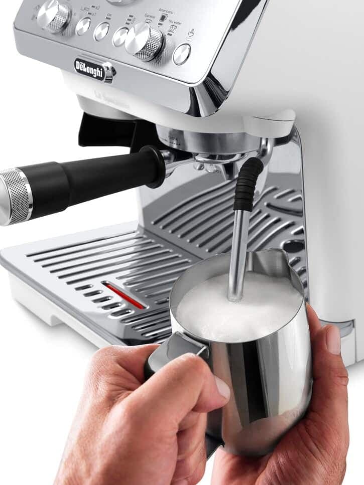 De'Longhi Espressomaschine »LA SPECIALISTA EC9155.W«, weiß, Siebträger mit MyLatte Art System