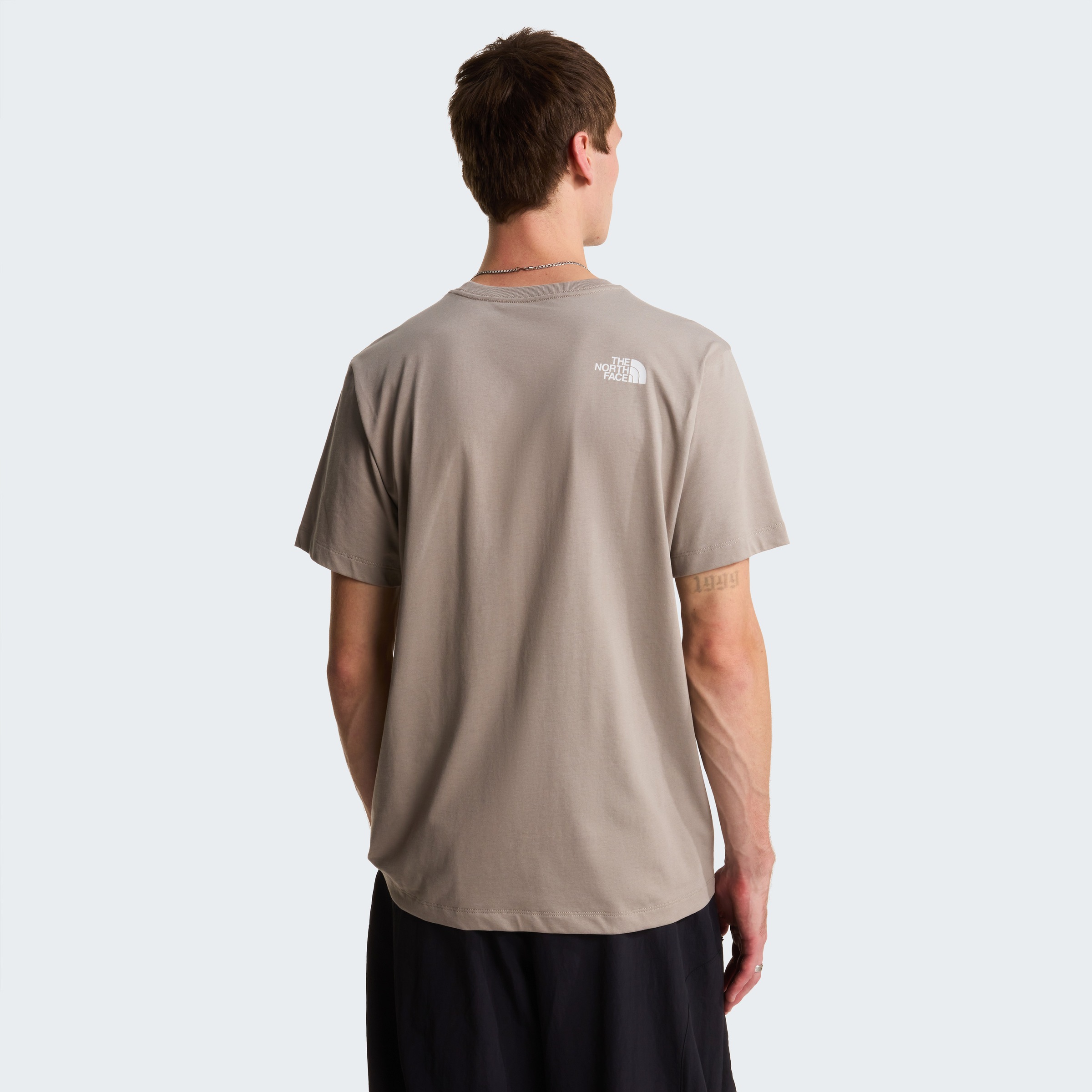 The North Face T-Shirt »M EVOLUTION HALF DOME REGULAR SHORT SLEEVE TEE« sportliche Passform, kurze Ärmel, für Sportmode und Outdoormode