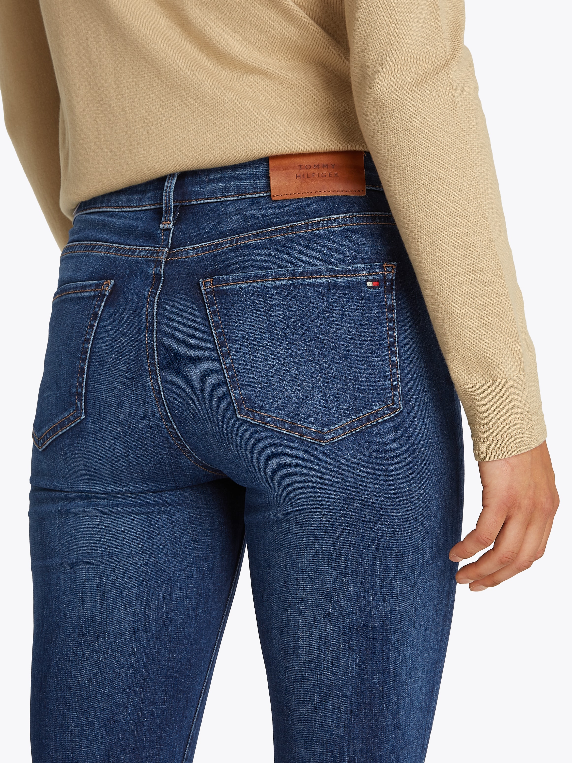 Tommy Hilfiger Skinny-fit-Jeans »COMO Skinny Regular Waist«, mit Logo-Badge, in Knöchellänge