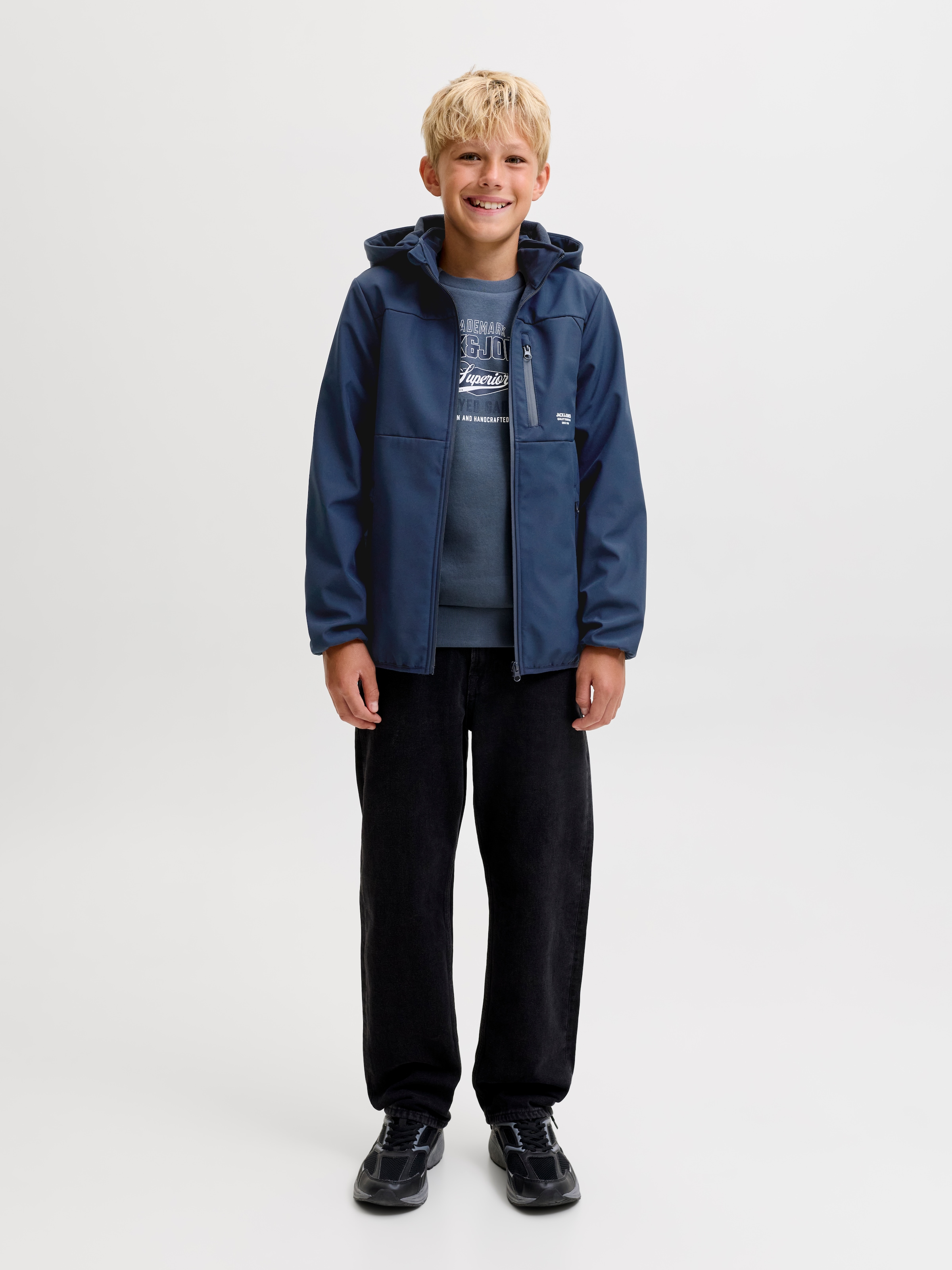 Jack & Jones Junior Softshelljacke »JJTHEO wasserabweisend und pflegeleicht für Alltag« mit Kapuze Polyester, regular fit