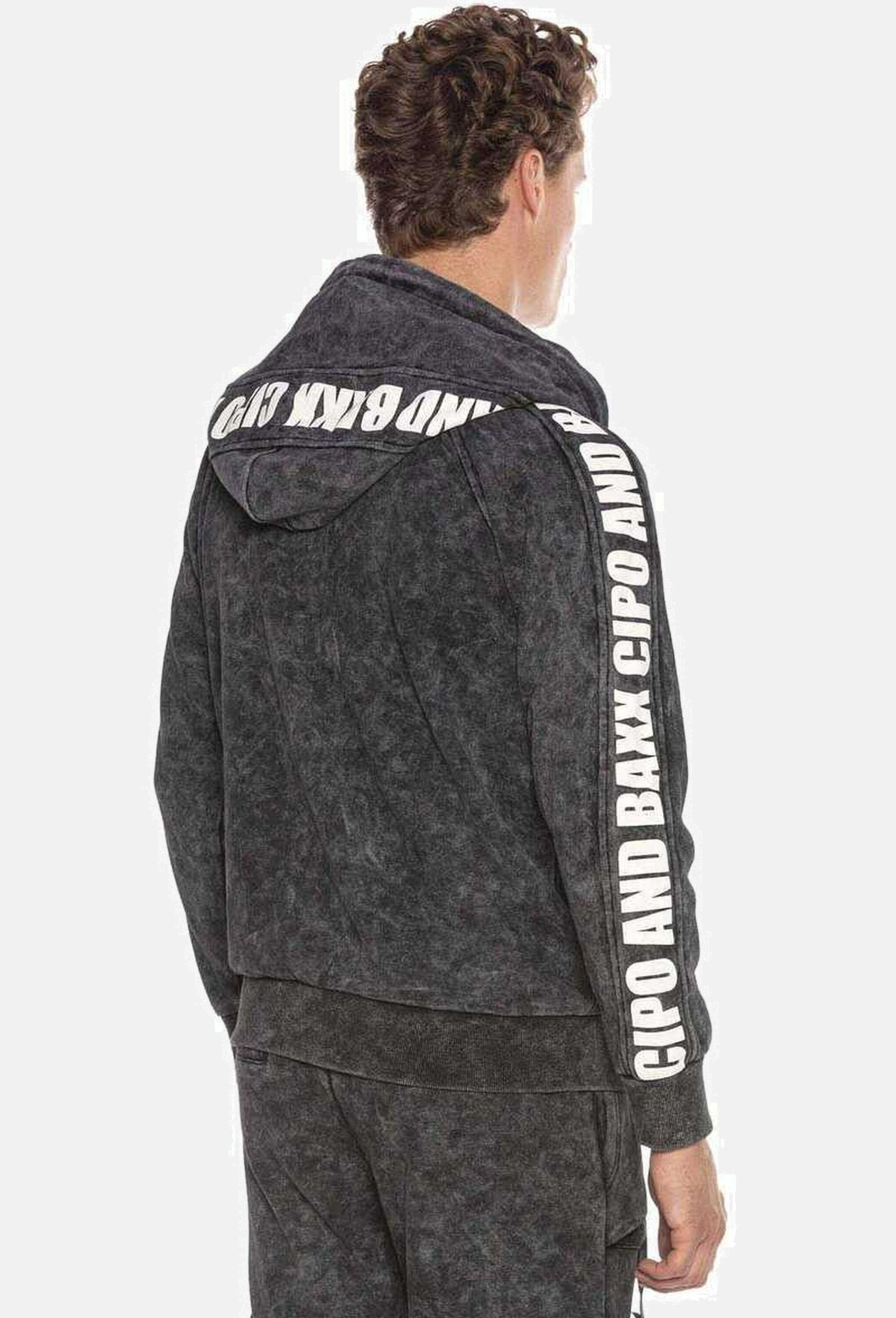 Cipo & Baxx Trainingsanzug »Cipo & Baxx Trainingsanzug« mit praktischen Eingrifftaschen, CLR128