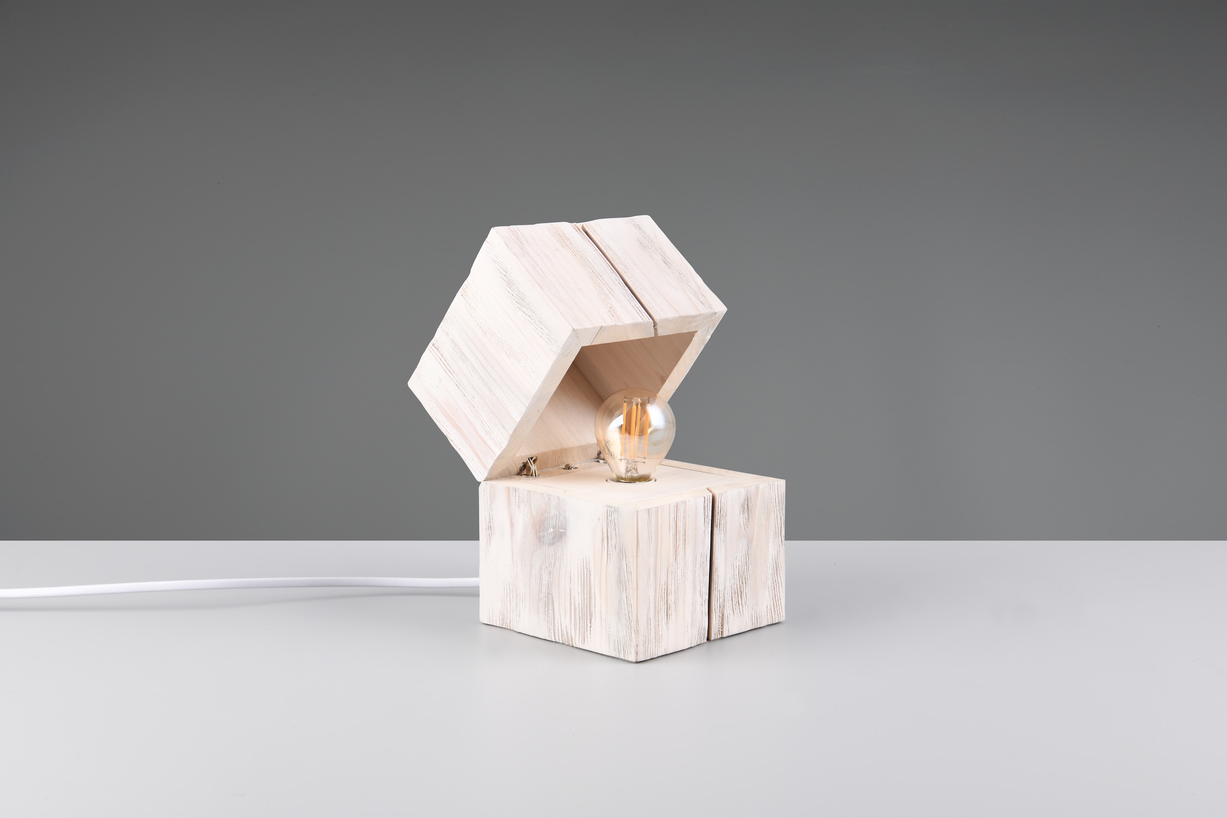 TRIO Leuchten Schreibtischlampe »TREASURE, Deko Tischleuchte Schatzkiste inkl 1xE14 LED 225 Lumen 2700K« E14 1 Stk. Warmweiß Licht startet bei öffnen der Box, Schnurschalter, Naturholz Tischlampe