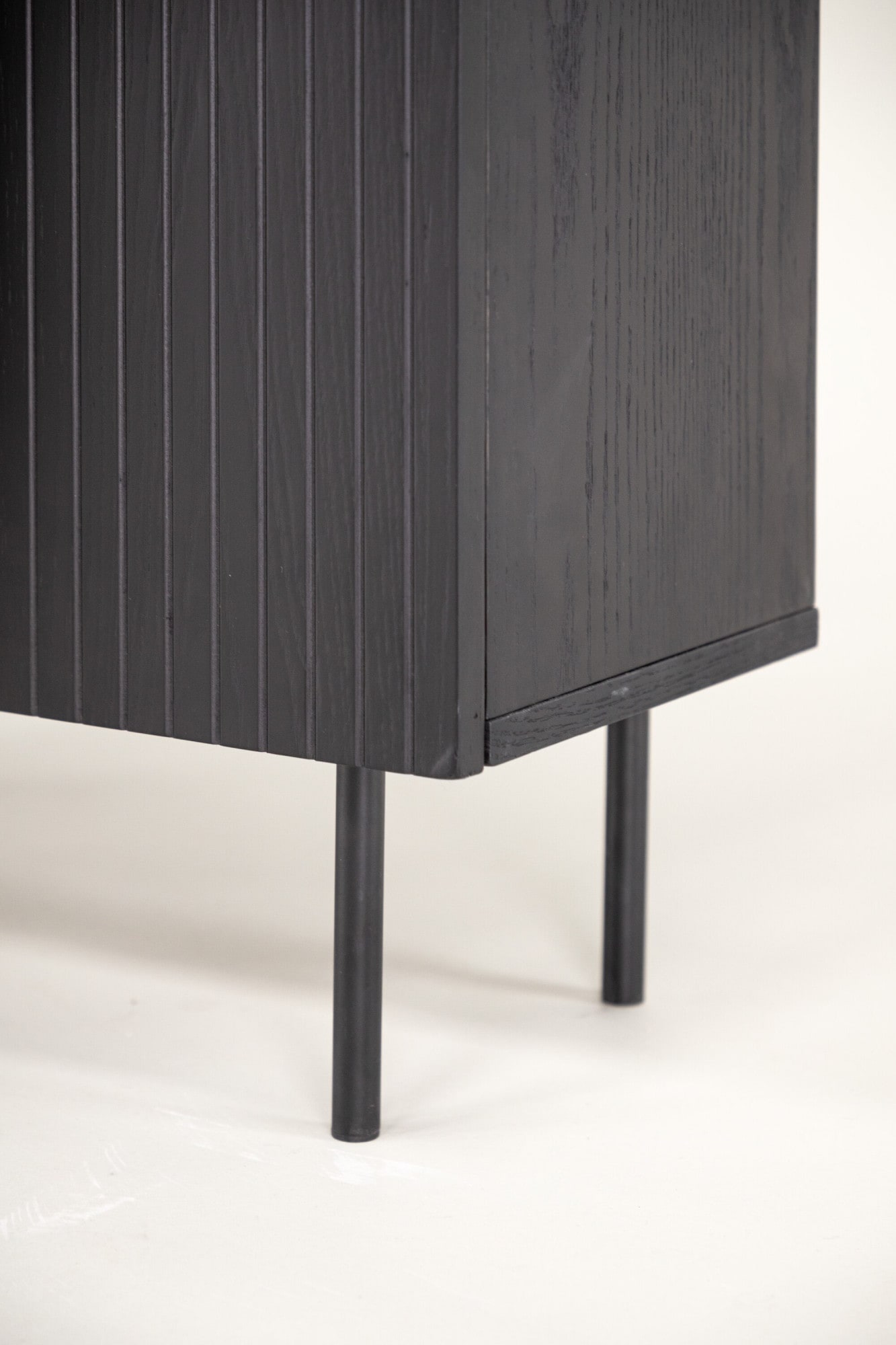 Venture Home Vorratsschrank »Björkön, Stauraumschrank, geriffelt, Höhe 103 cm« Hochschrank, MDF, geriffelte Fronten, Stahlbeine, skandinavisch