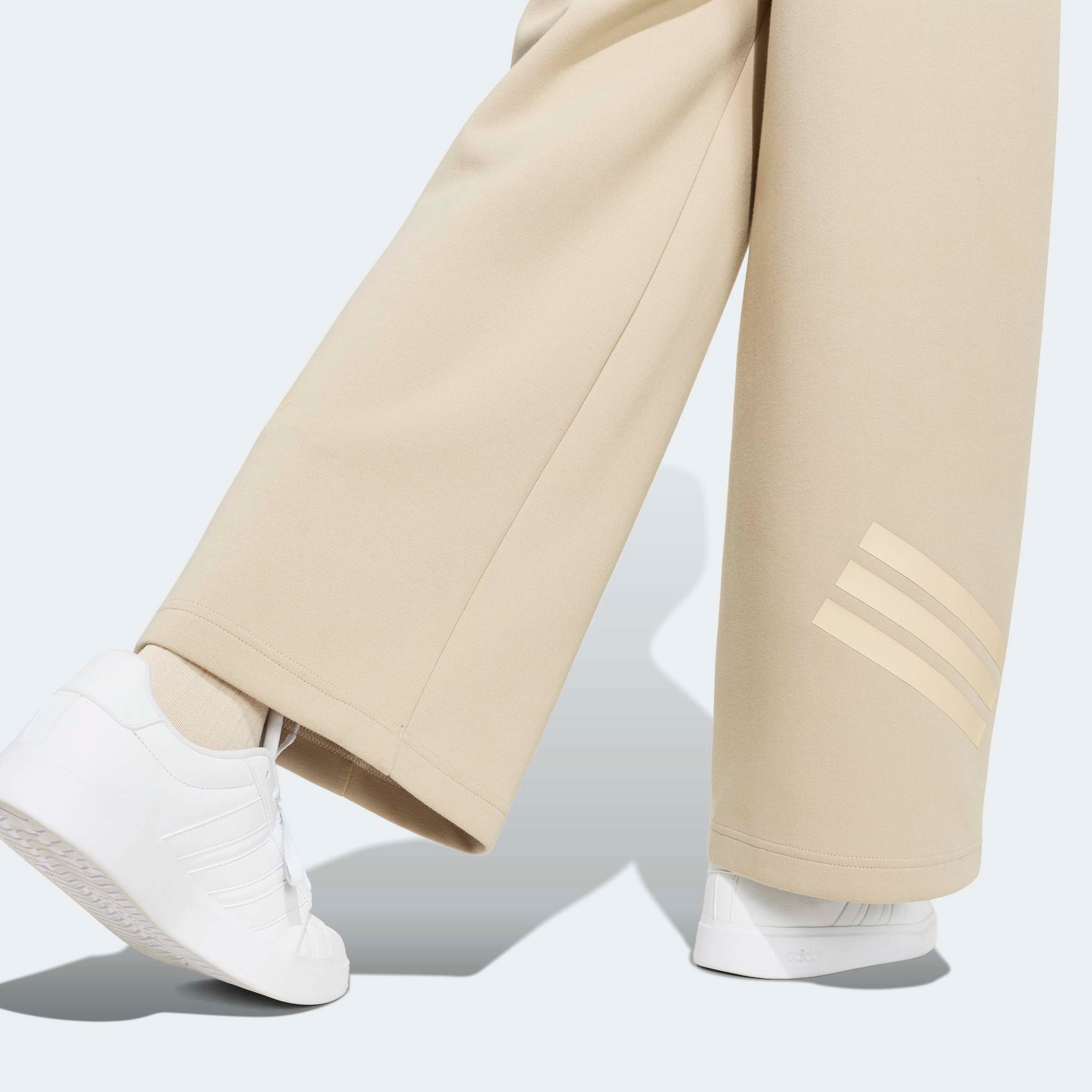 adidas Sportswear Sporthose »FUTURE ICONS 3-STREIFEN MIT WEITEM BEIN«  für Kinder, sportlicher Stil