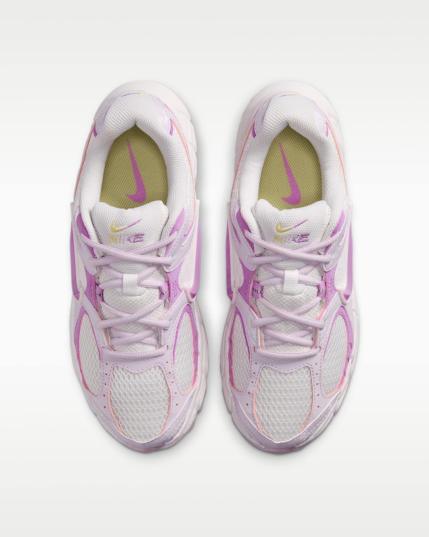 Nike Sportswear Sneaker »W V5 RNR DF«  inspiriert vom Design des Y2K Nike Vomero 5