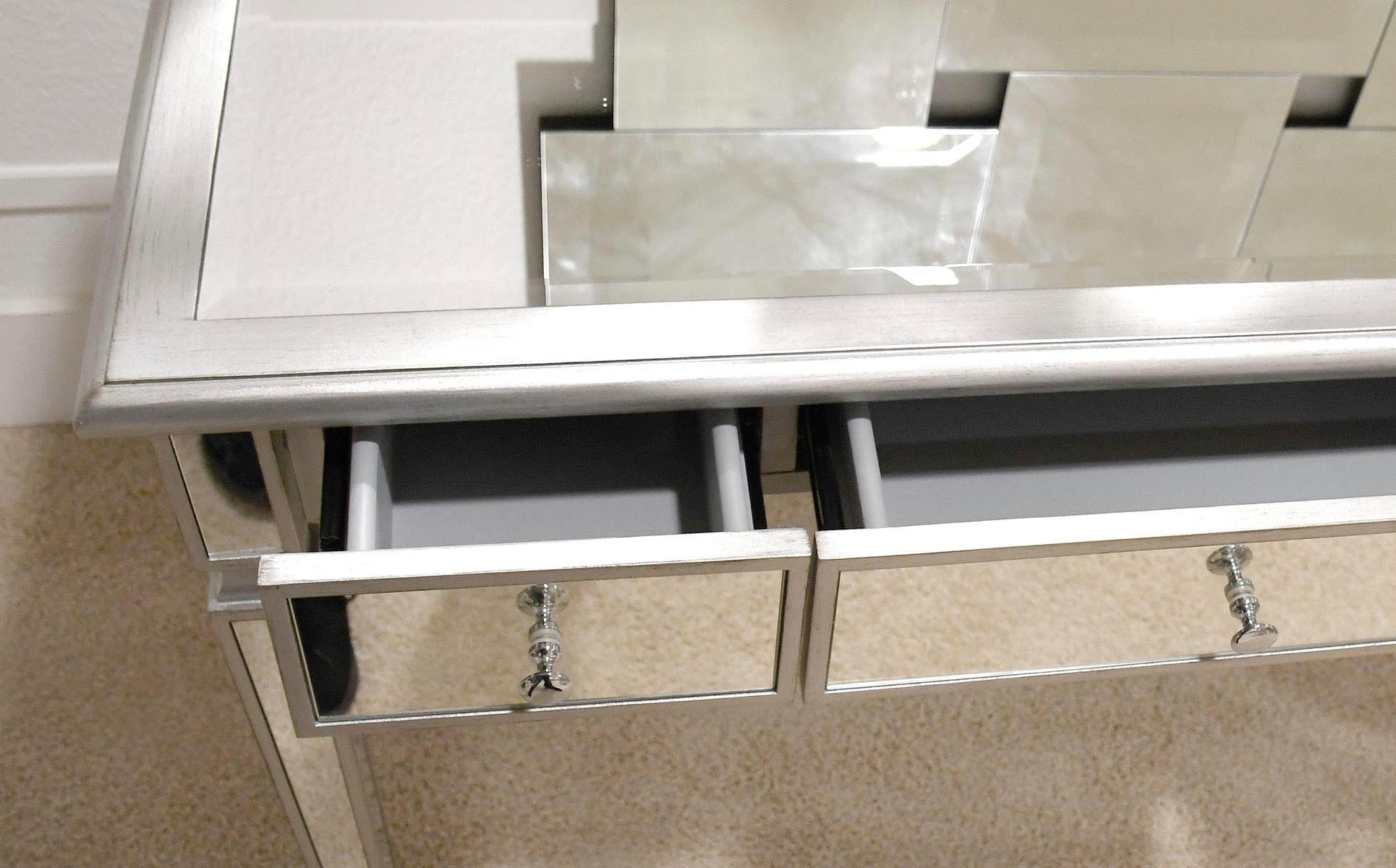Leonique Sekretär »Corrin«, Sekretär, 3 Schubladen, Mattsilber, Spiegel, Schminktisch, 107x48x81