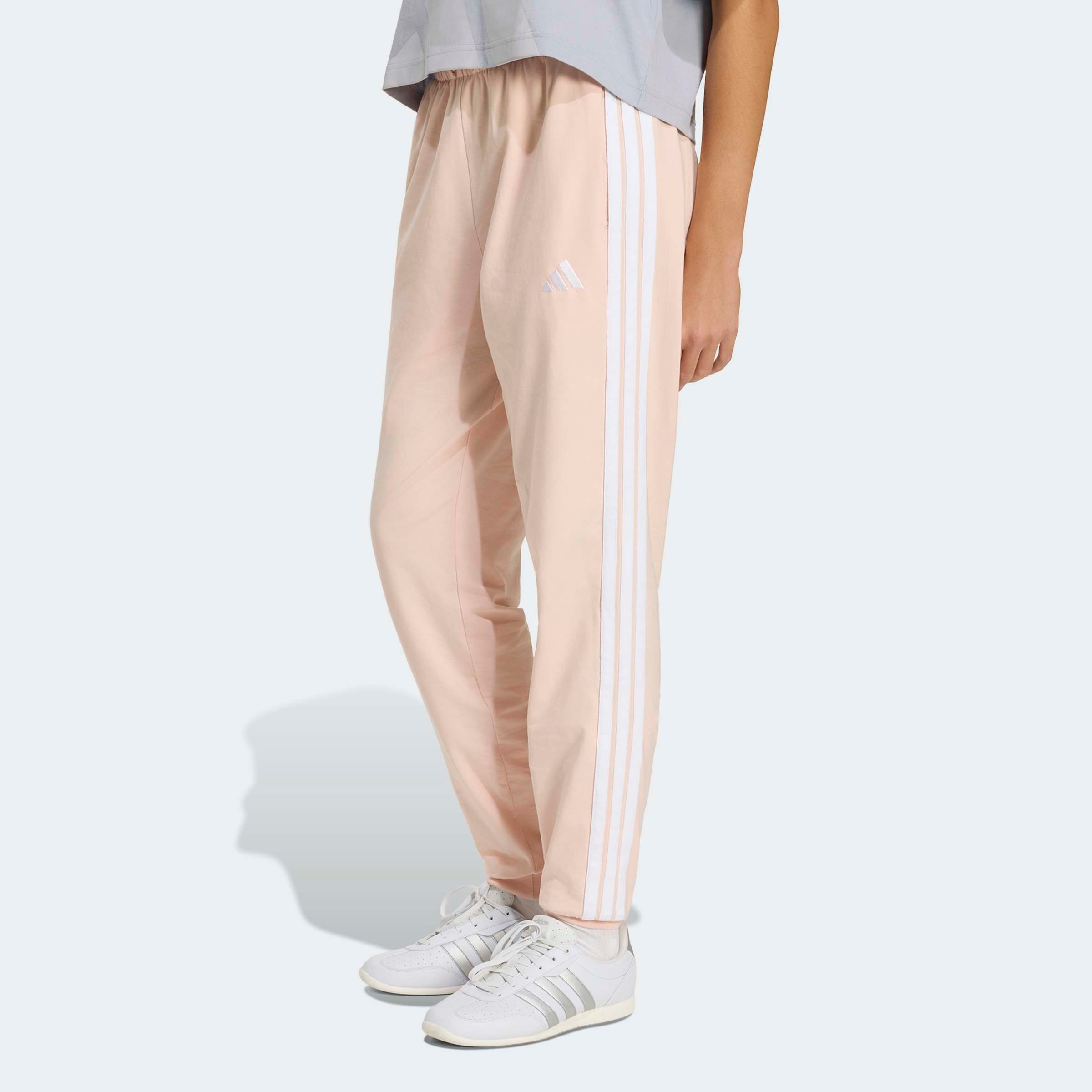adidas Sportswear Sporthose »W 3S SJ JOGGER«  Lässig geschnitten, hoher Bund, schmal zulaufende Beinform