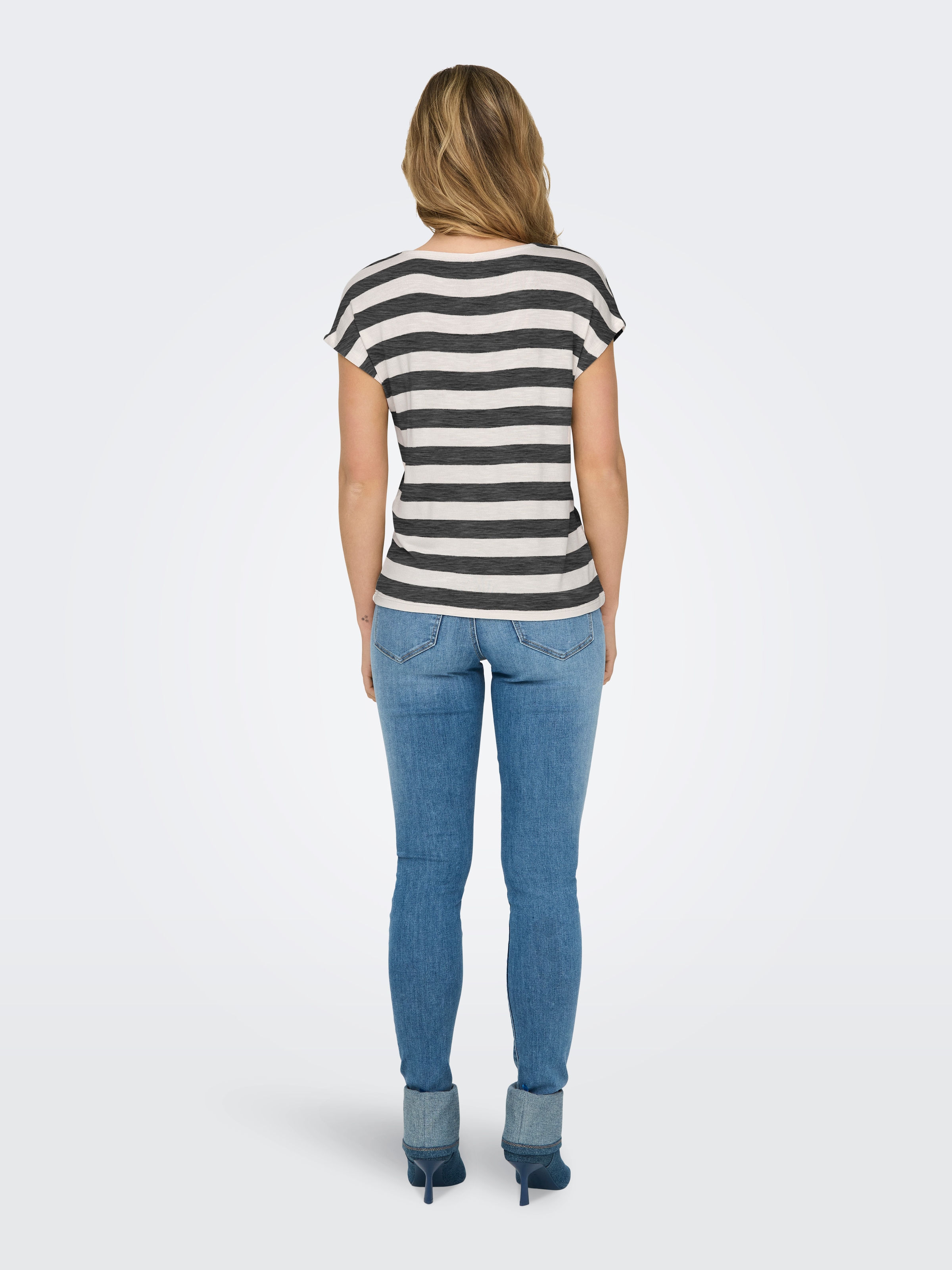 ONLY V-Shirt »ONLLIRA LIFE S/S V-NECK TOP JRS NOOS«