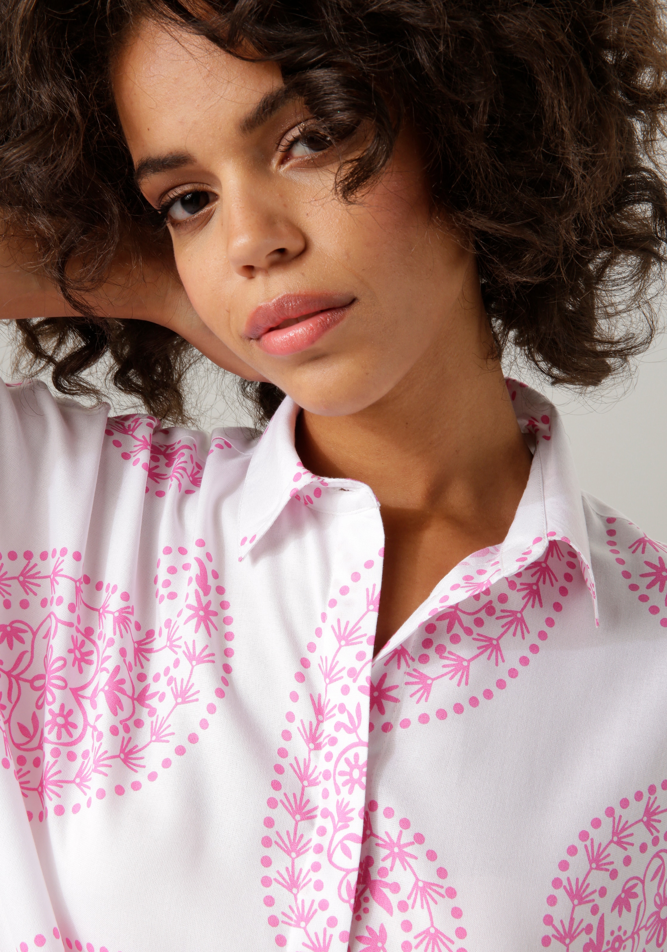Aniston CASUAL Hemdbluse, bestellen großflächigem OTTO im Shop Paisley-Muster Online mit