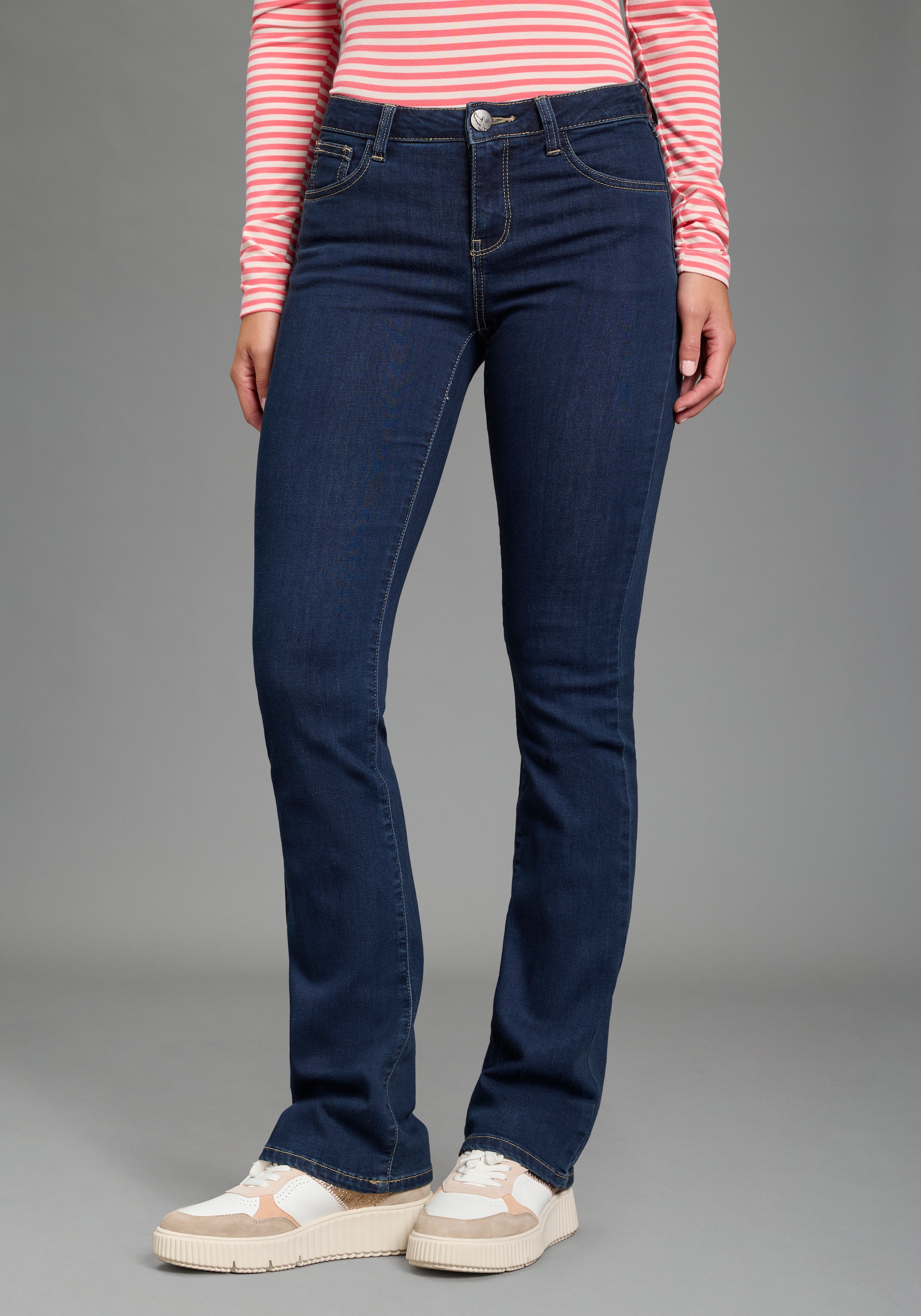 Arizona Bootcut-Jeans »Ultra-Stretch« normale Passform,  Baby-Bootcut,  Used-Look-Waschung