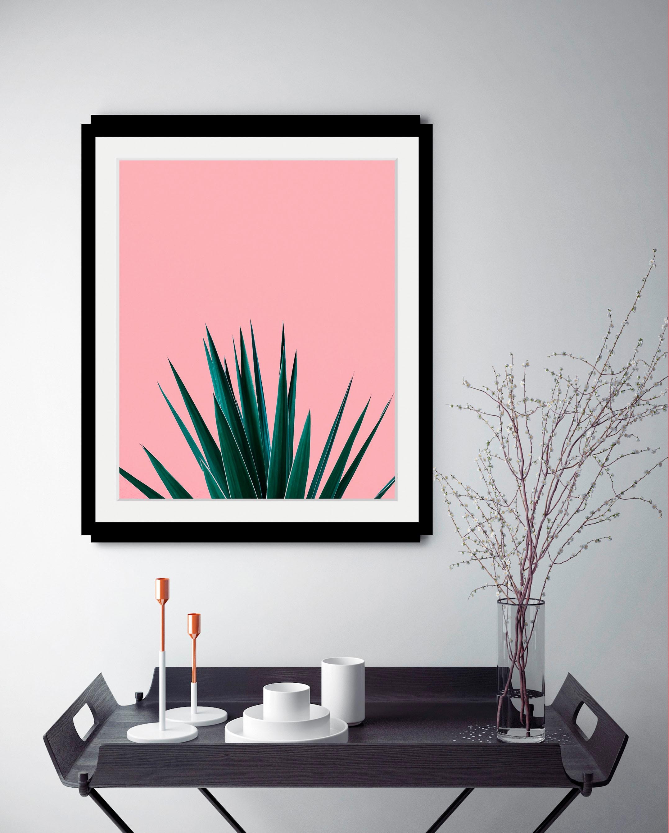 queence Bild »Palme«, Kunst-Pflanzen-Foto-Pflanzenbilder-Stechpalme, HD Premium Poster-Druck inkl. Holzrahmen