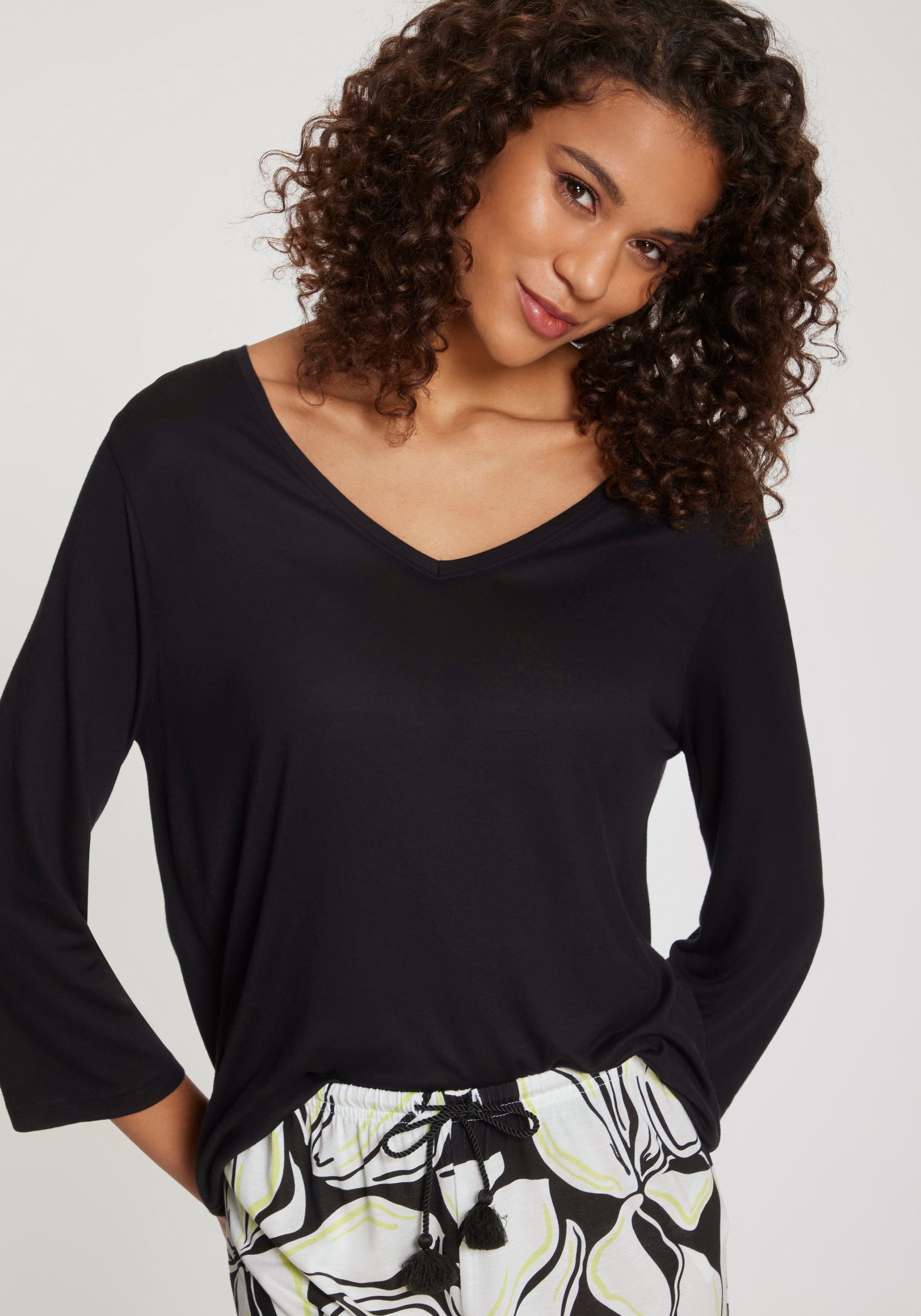 Vivance Dreams Pyjama, (2 tlg.), mit Allover-Druck