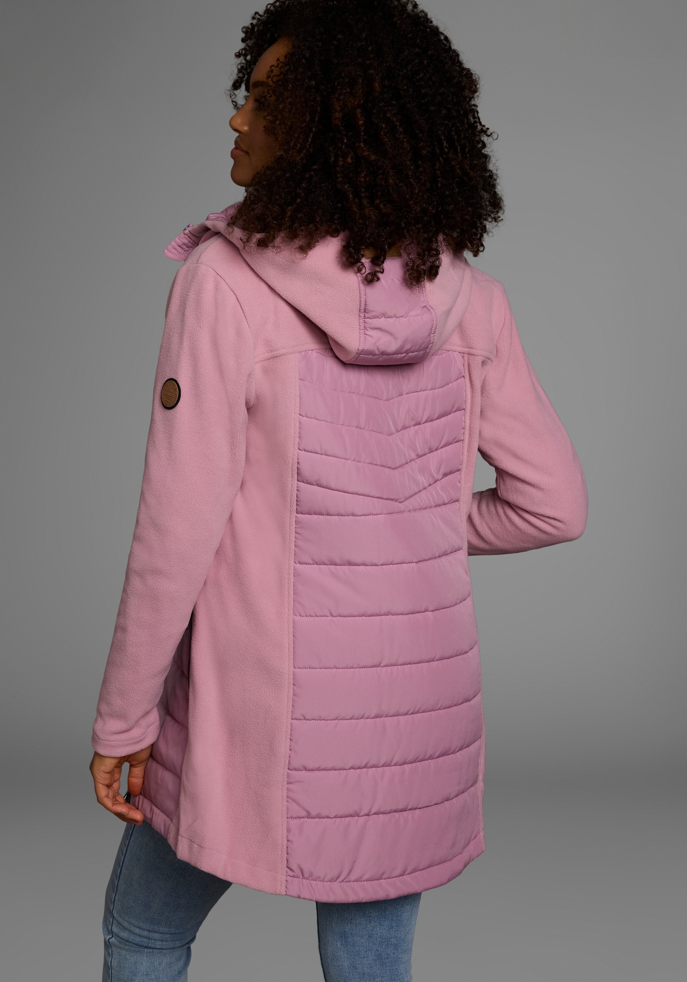 KangaROOS Langjacke, mit Kapuze, leichter Webstoff, figurbetonter Schnitt, mit Kapuze